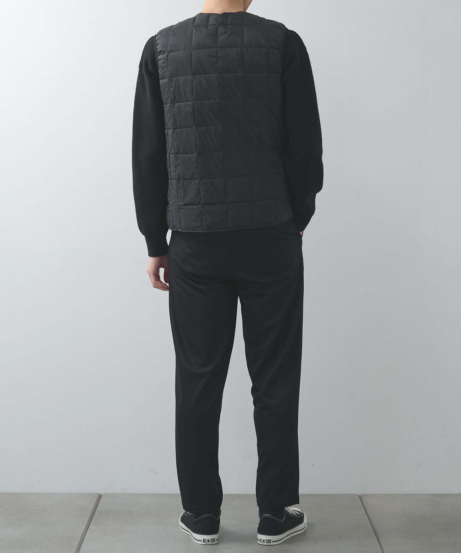 V NECK BUTTON DOWN VEST TAION