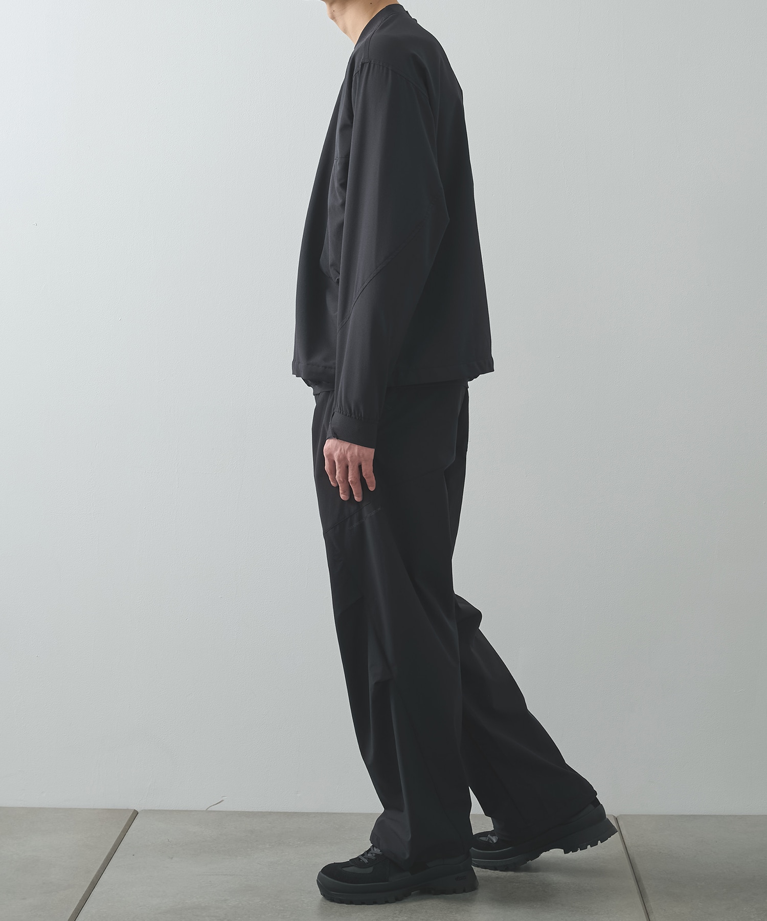 THE DEFORMED L/S PULLOVER WITH UTILITY POCKETS POLIQUANT