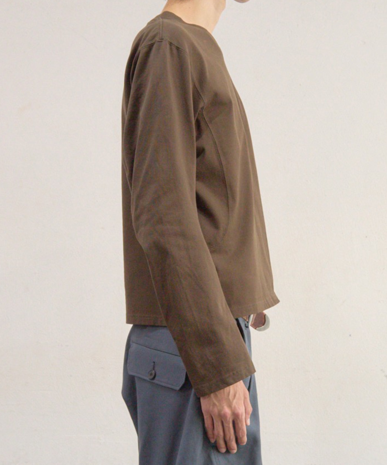 PANELLED V-NECK LONG SLEEVE T-SHIRT NVRFRGT