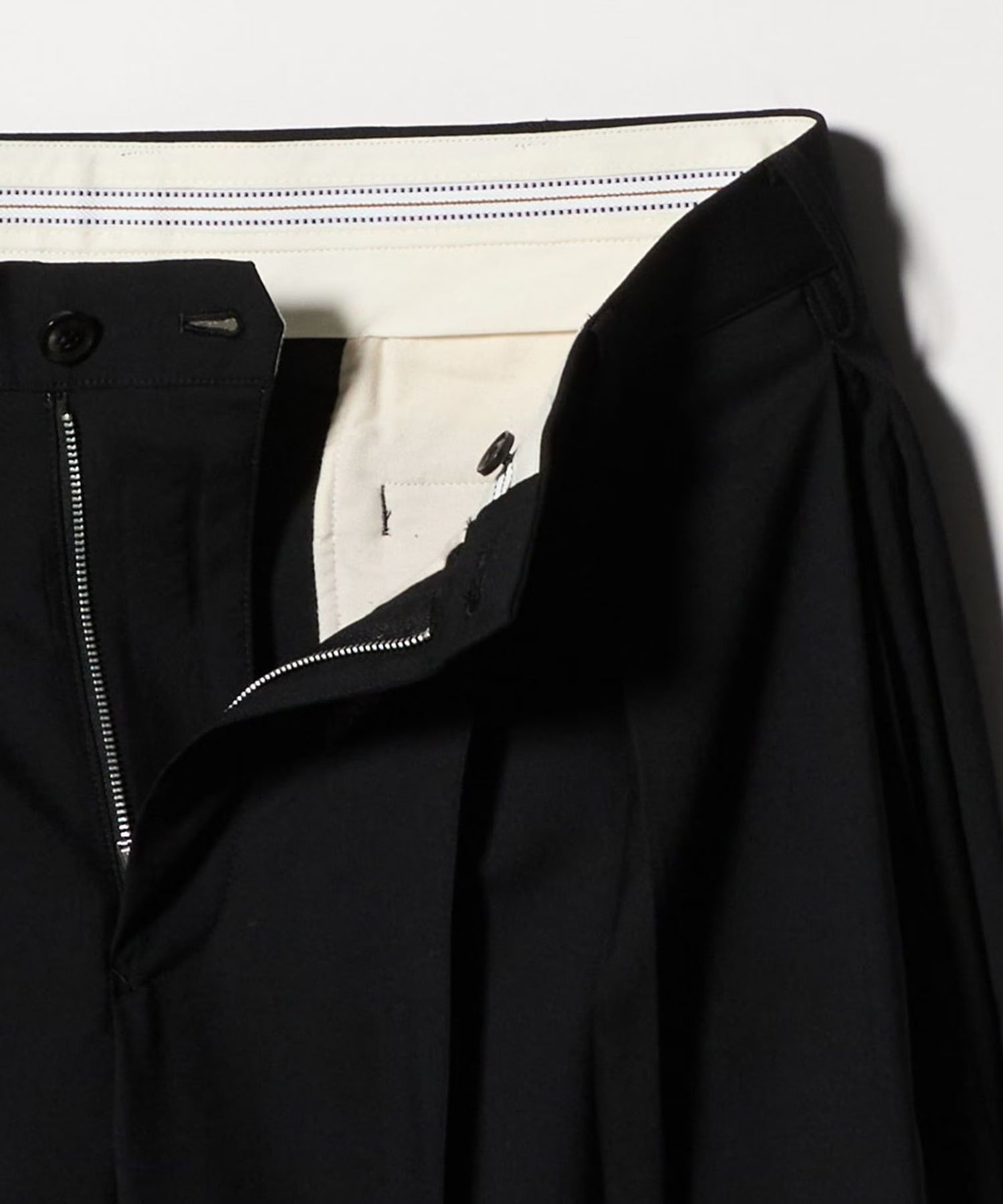 Pleated Dress Pants KHOKI