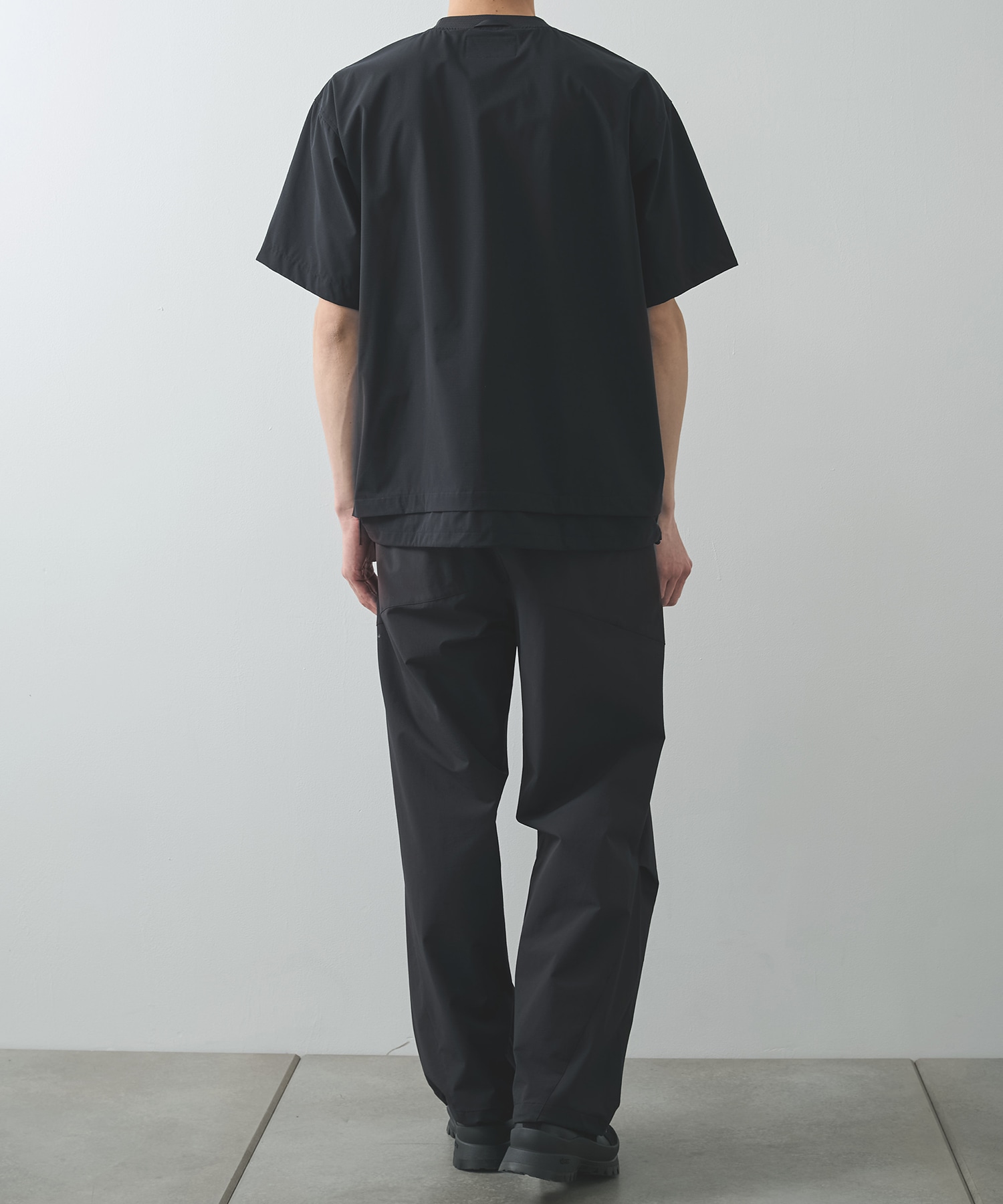 THE DEFORMED S/S PULLOVER WITH UTILITY POCKETS POLIQUANT