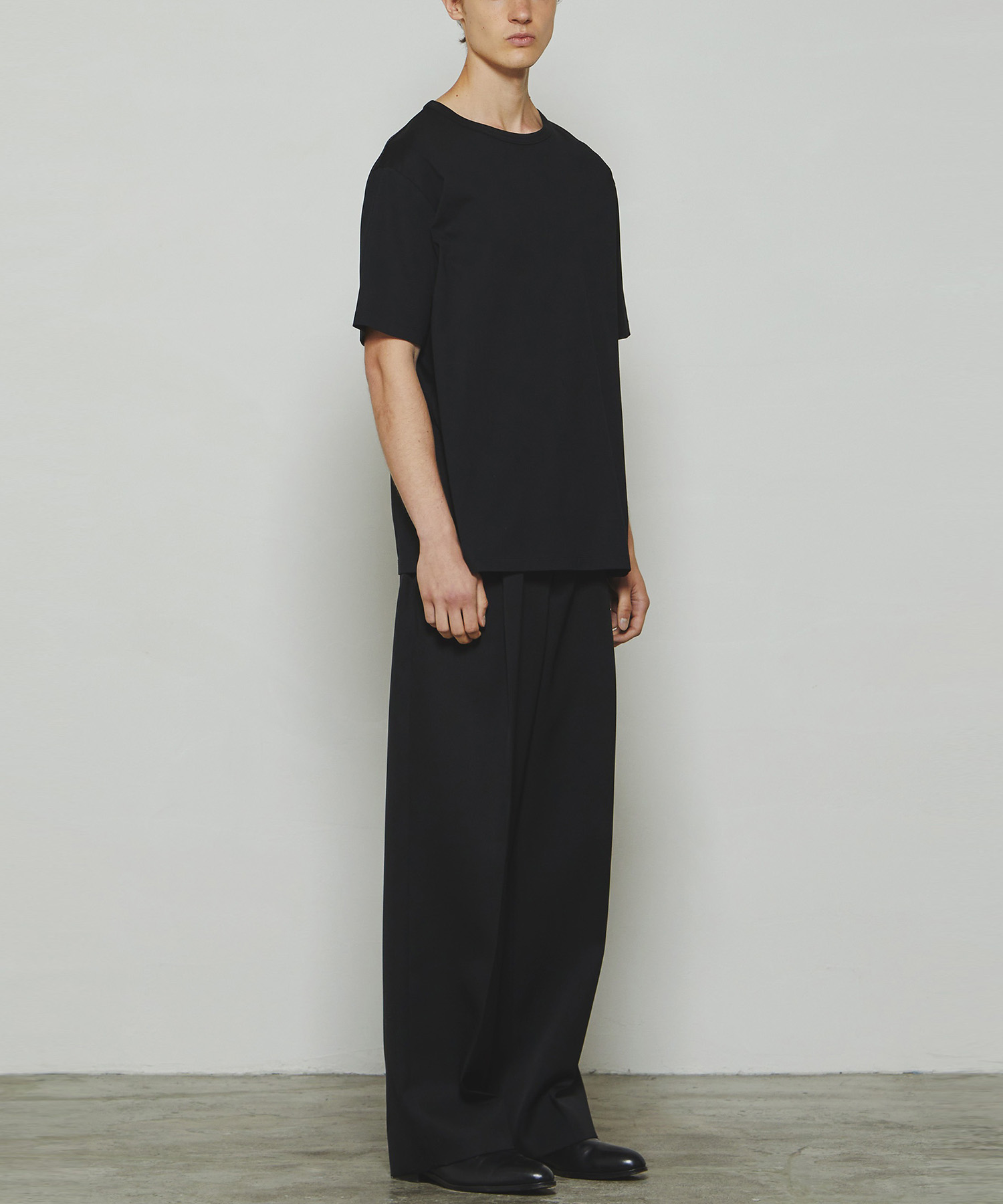 THE T-SHIRT THE RERACS