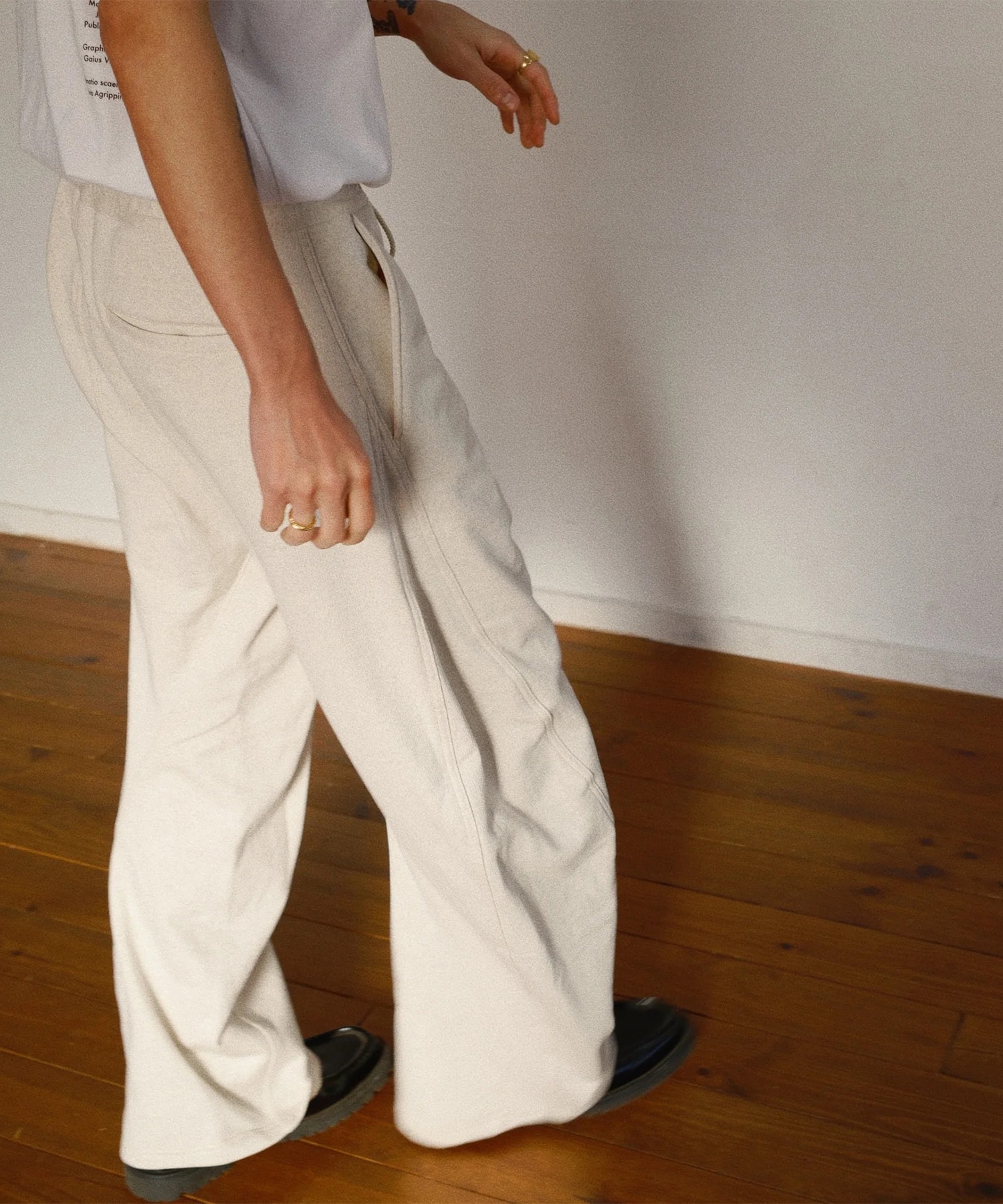 3D cutting sweat pants KHOKI