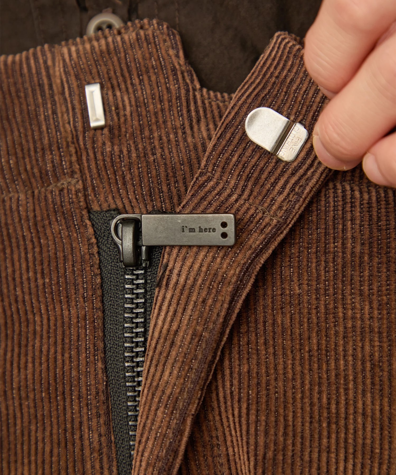 TWIST CORDUROY PANTS I'm here
