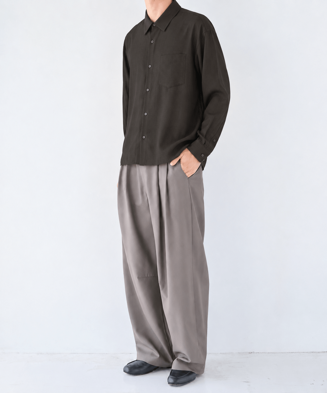 2Tuck Curve Slacks STUDIOUS