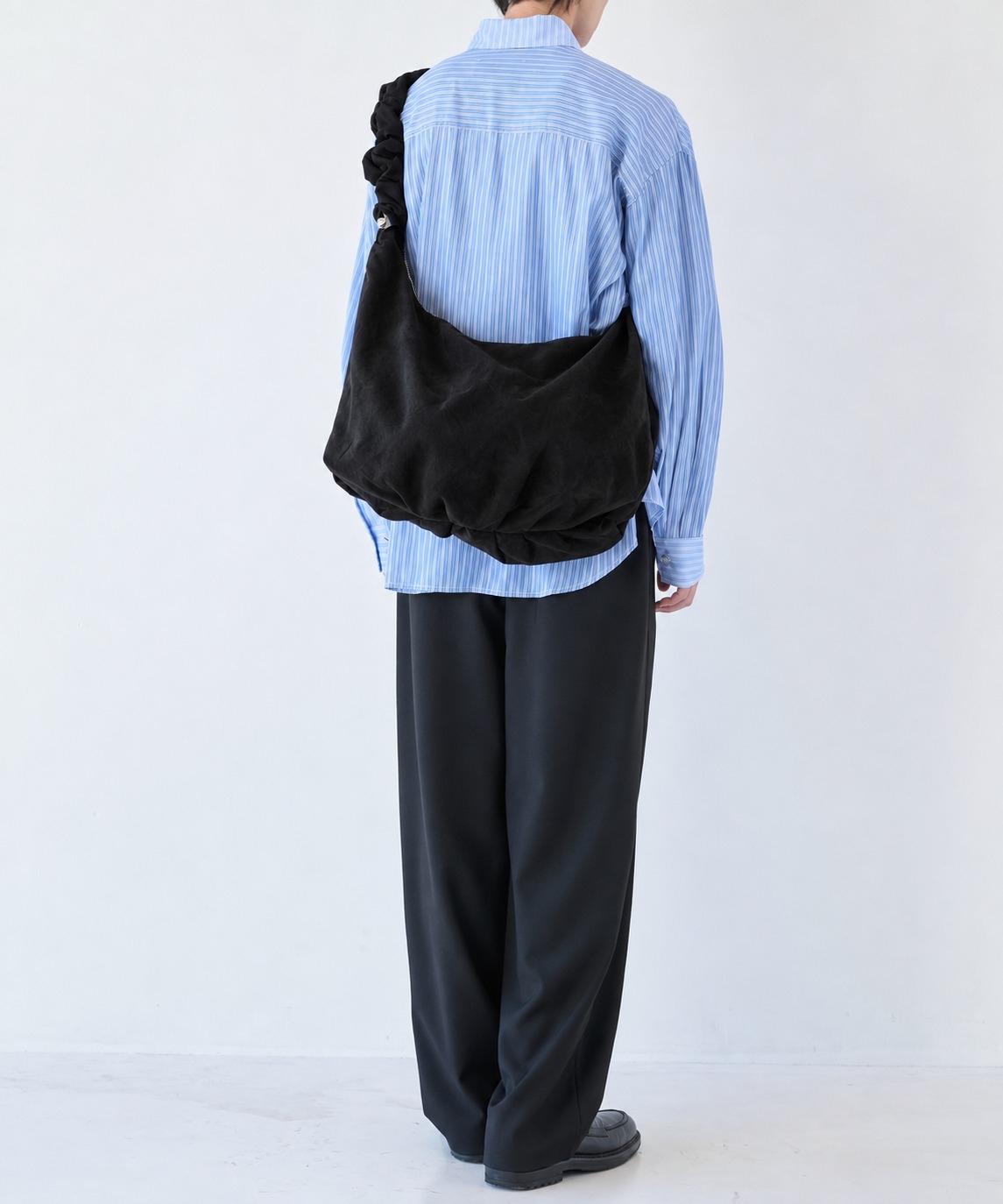 3WAY ROUND SUEDE SHOULDER BAG STUDIOUS