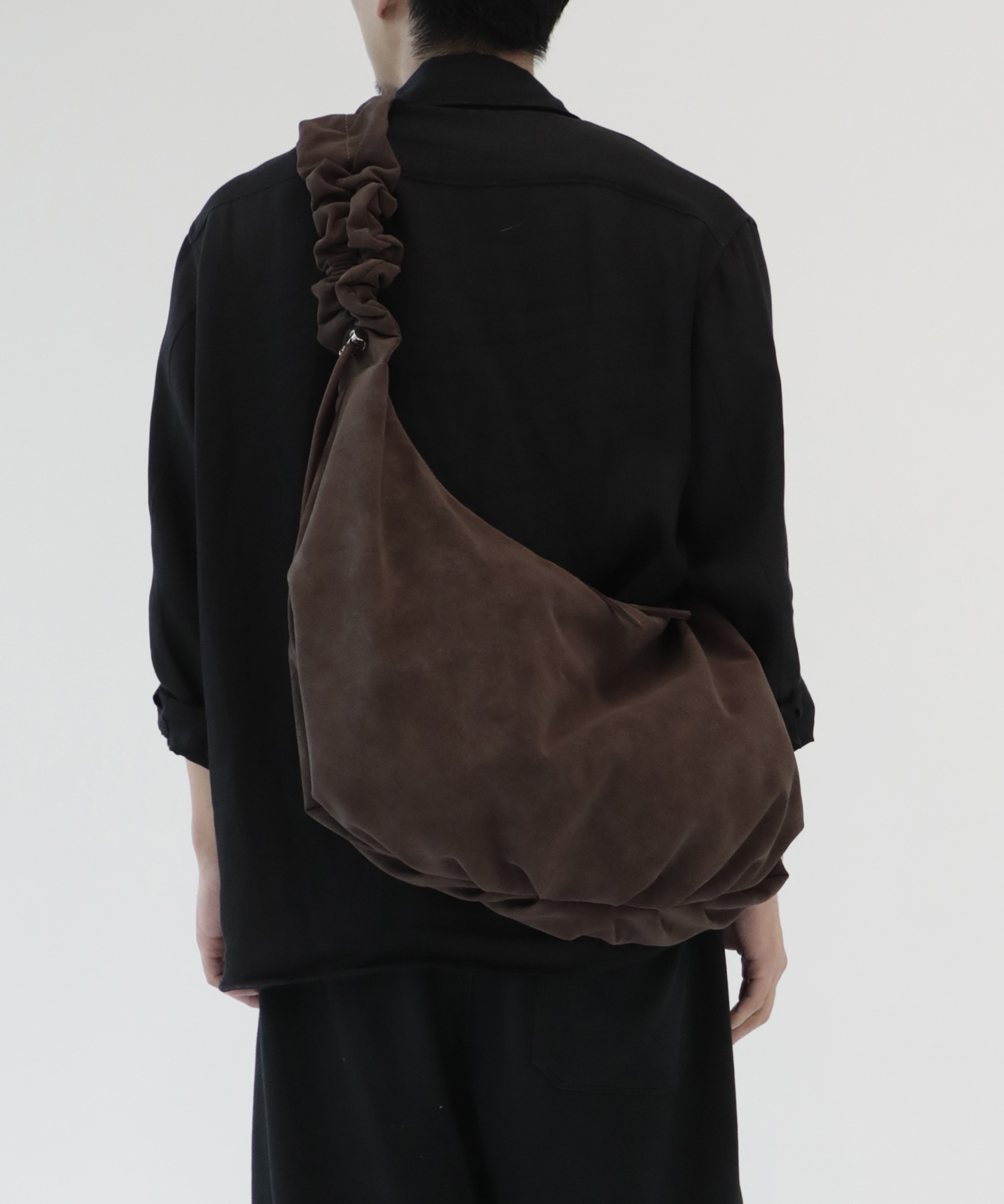 3WAY ROUND SUEDE SHOULDER BAG STUDIOUS