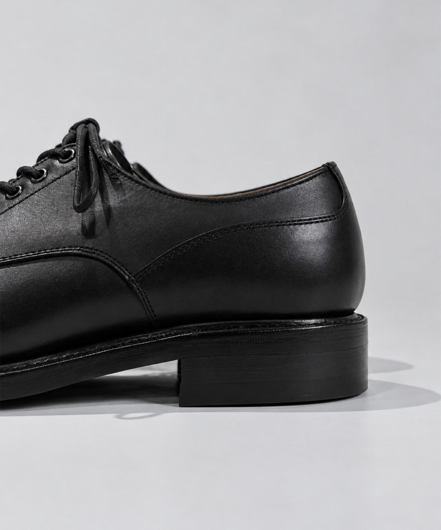 THE OFFICER SHOES foot the coacher