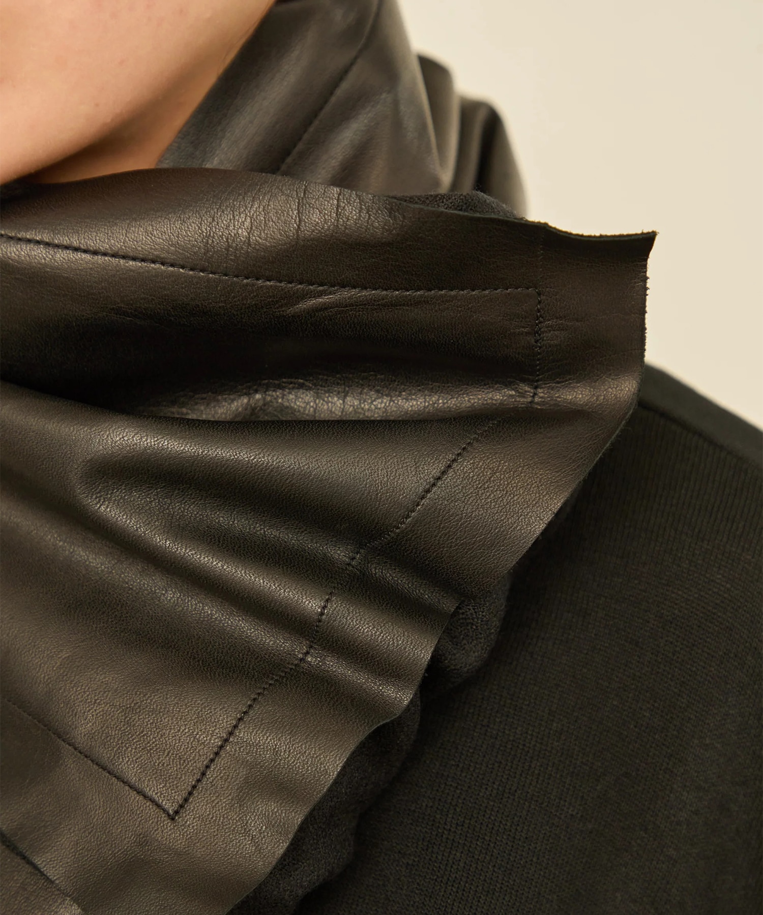 LEATHER  SCARF I'm here
