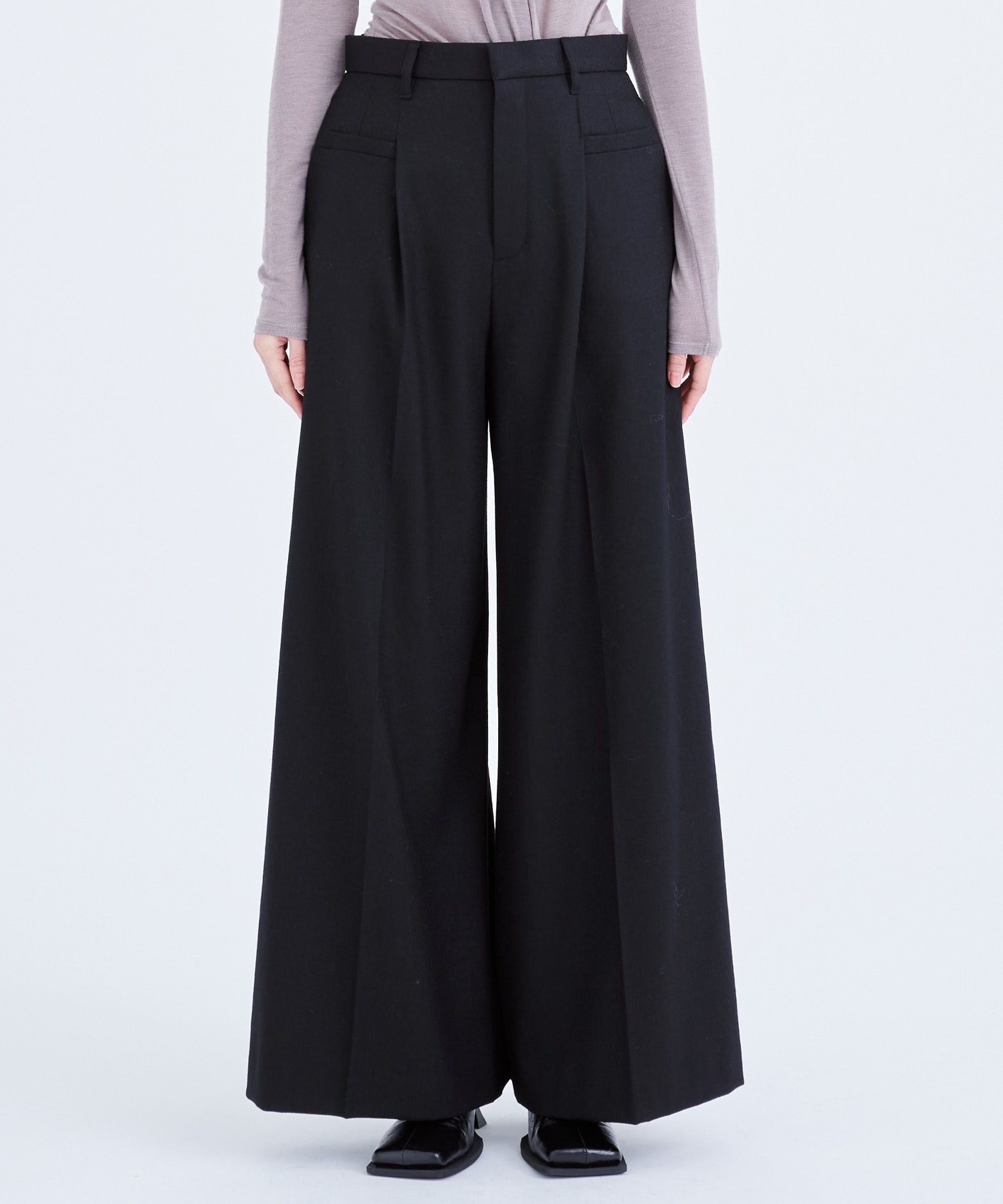 Terese wide tuck Pants BK(1 BLACK): AKIRANAKA: WOMENS｜ STUDIOUS 