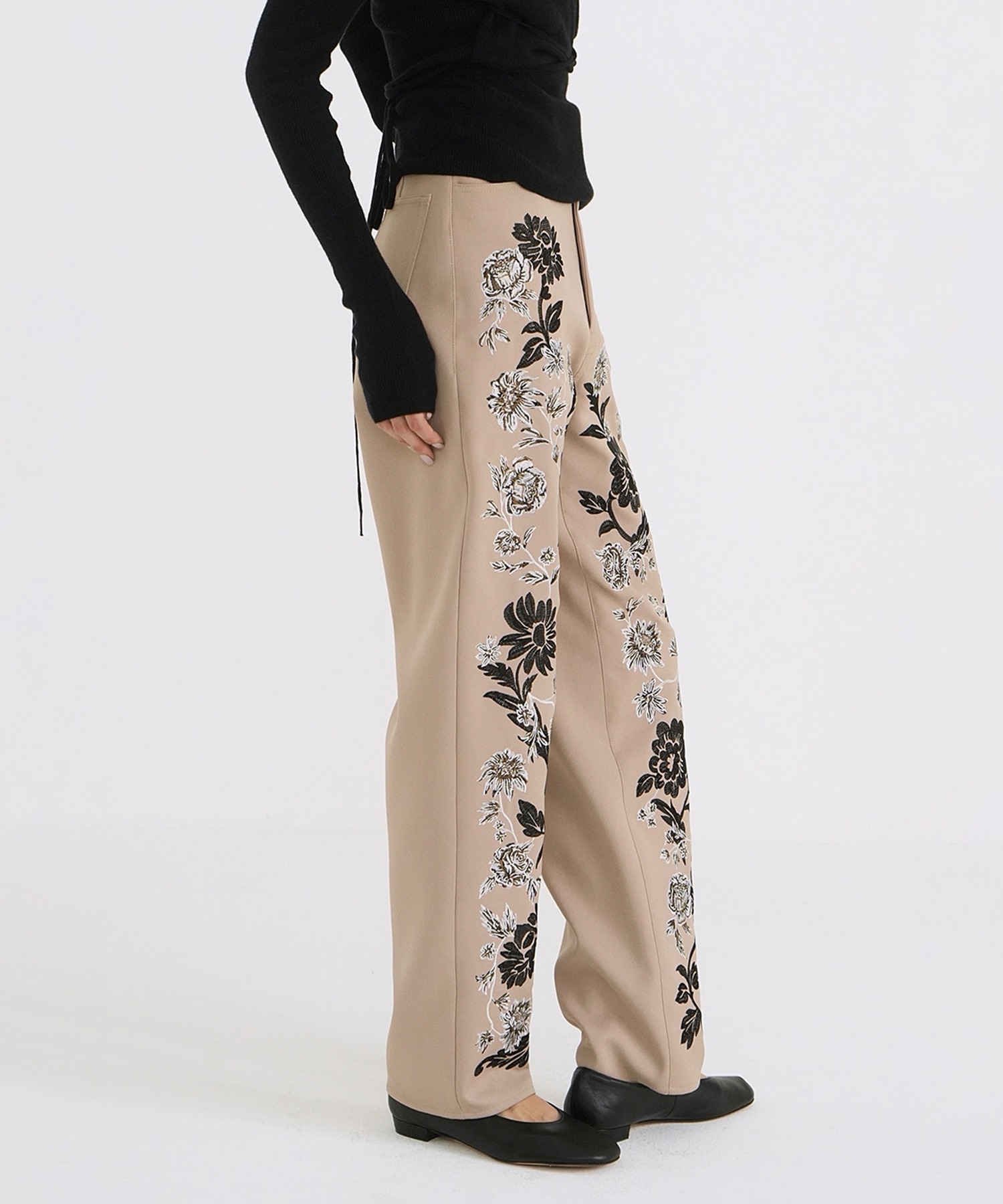 FLOWER EMBROIDERY PANTS CLANE