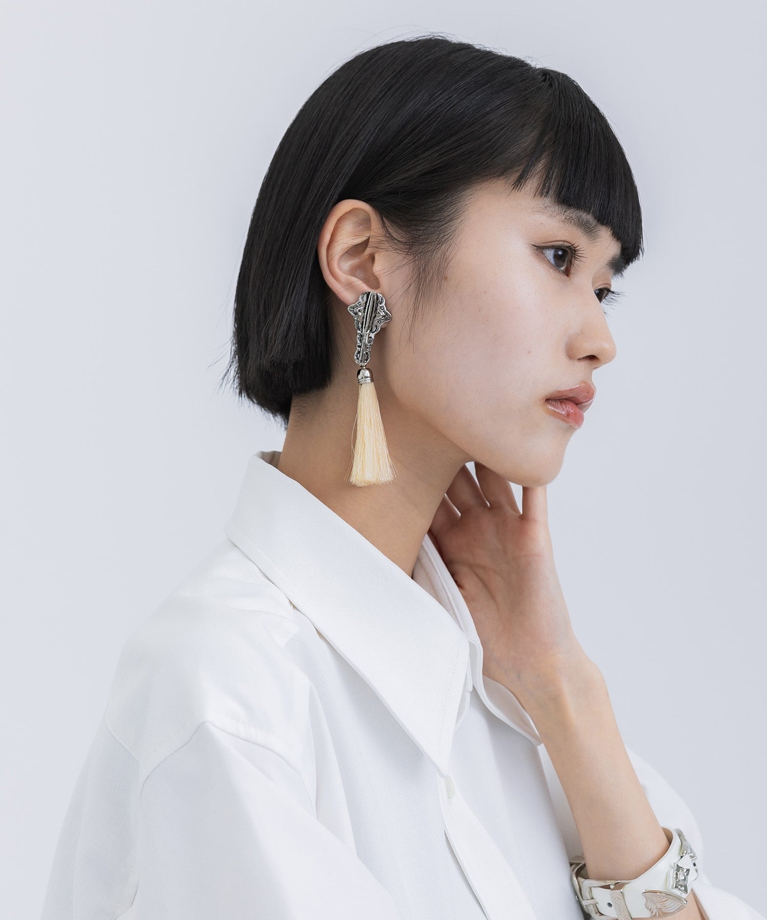 Metal fringe earrings(FREE WHITE): TOGA PULLA: WOMENS｜ STUDIOUS 