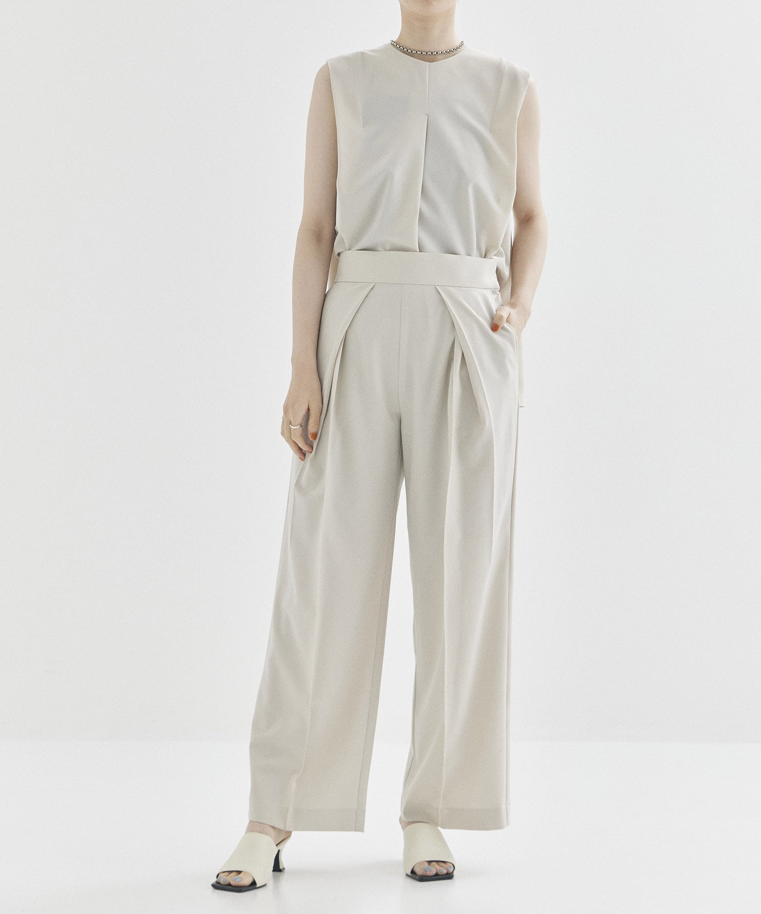 Strecth Twill Tucked Trousers STUDIOUS