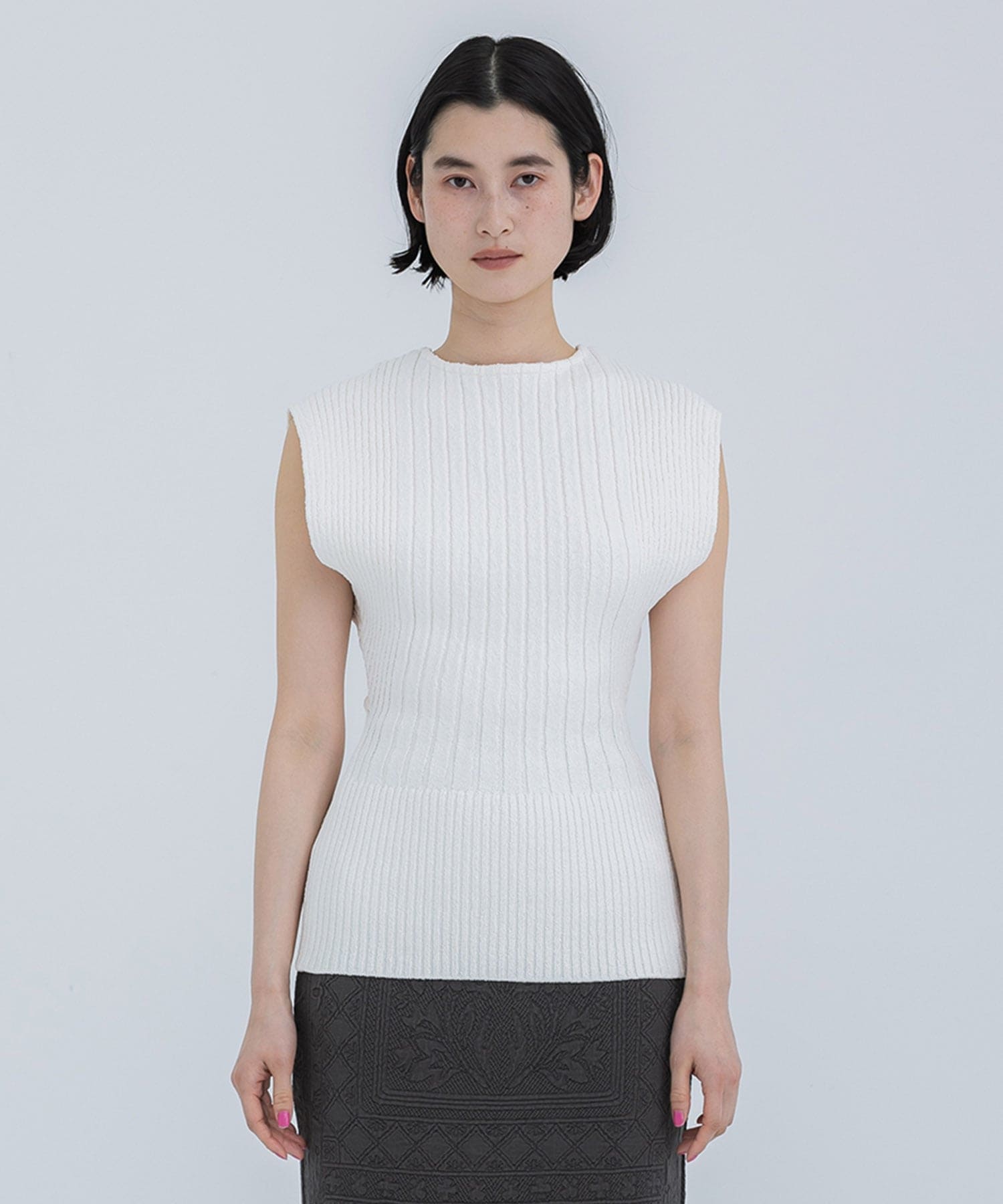 Salla back slit knit Pullover WH(FREE WHITE): AKIRANAKA: WOMENS 