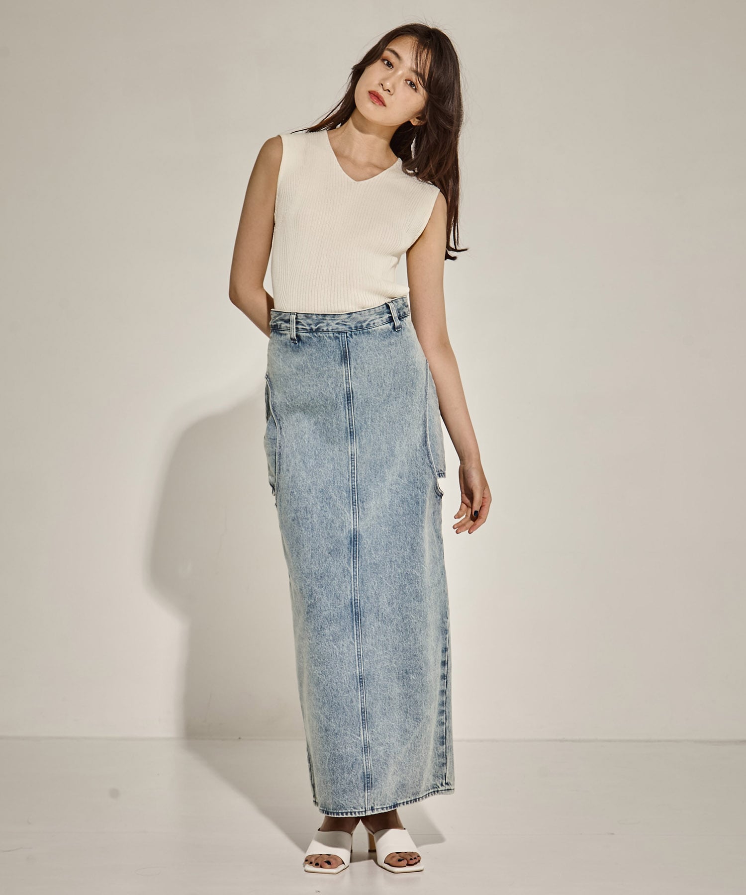V-Neck Rib Knit Top STUDIOUS