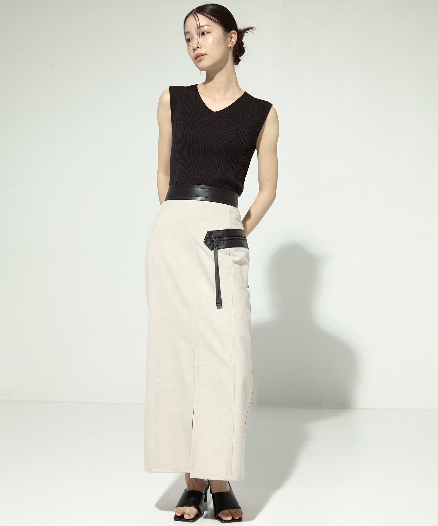 V-Neck Rib Knit Top STUDIOUS