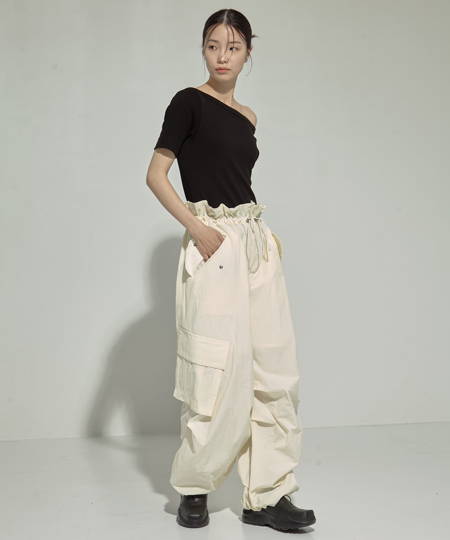 Parachute Cargo Pants STUDIOUS