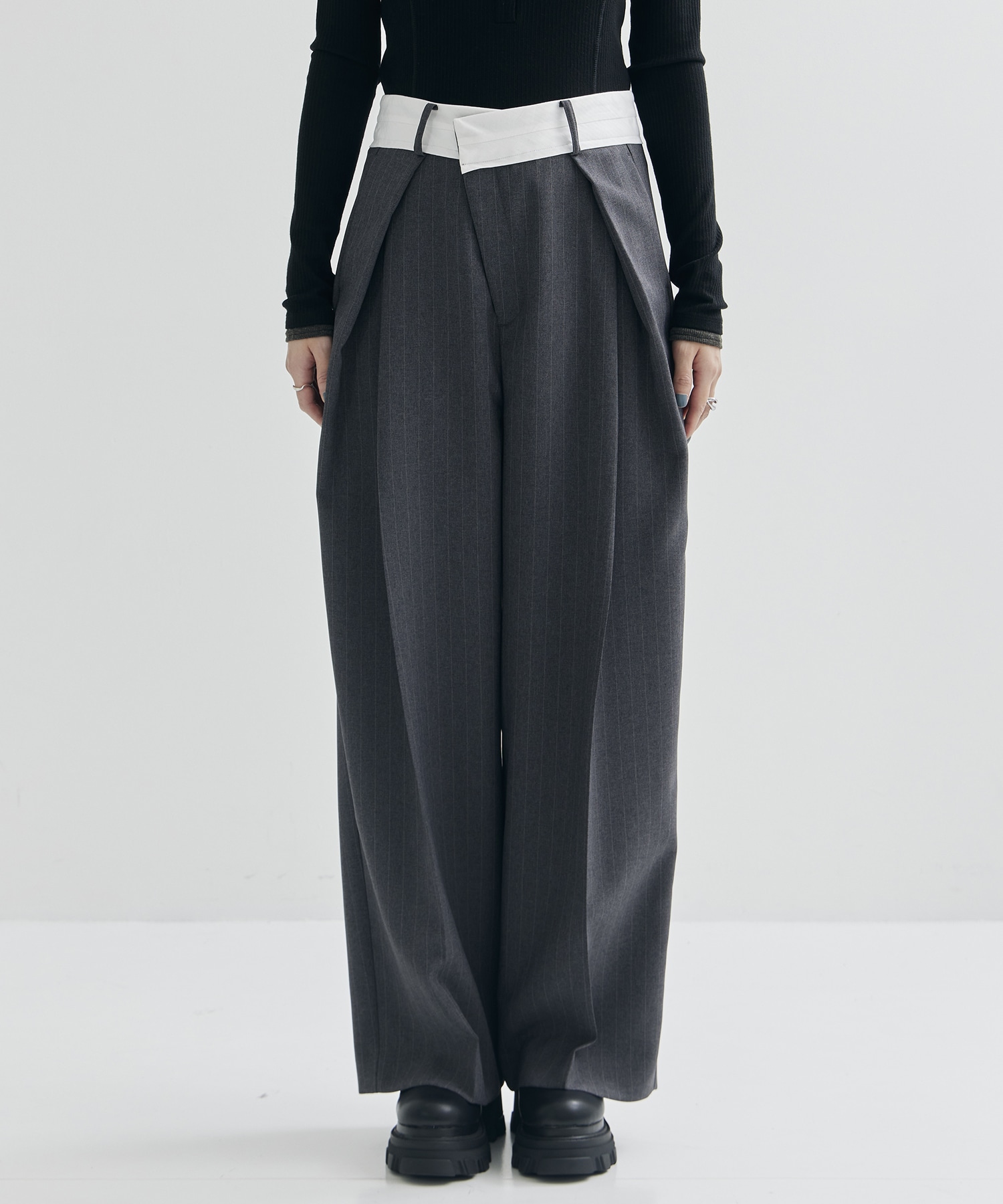 Elastic Waist Tucked Trousers STUDIOUS