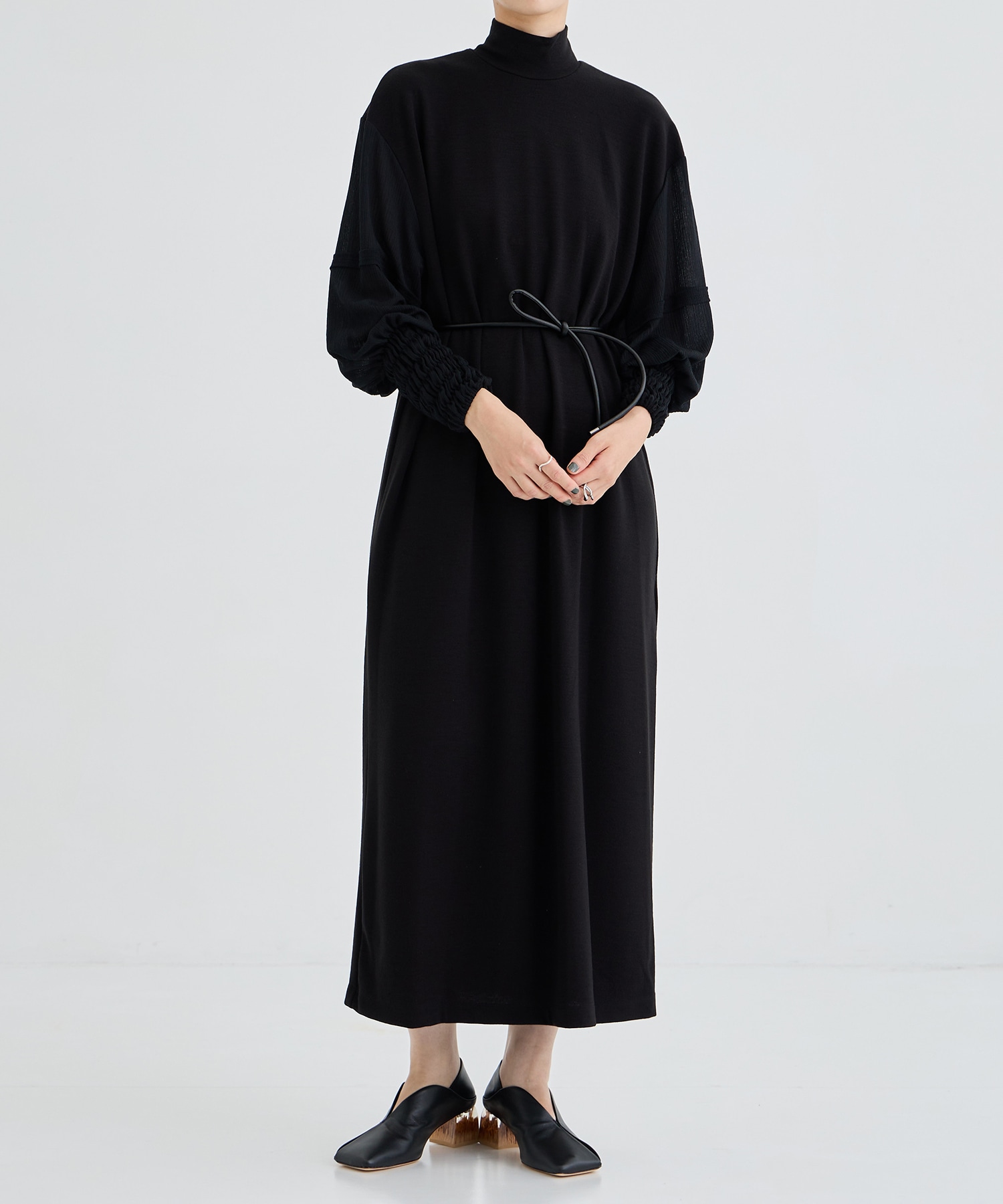 Rebekka TP sleeve dress BK AKIRANAKA