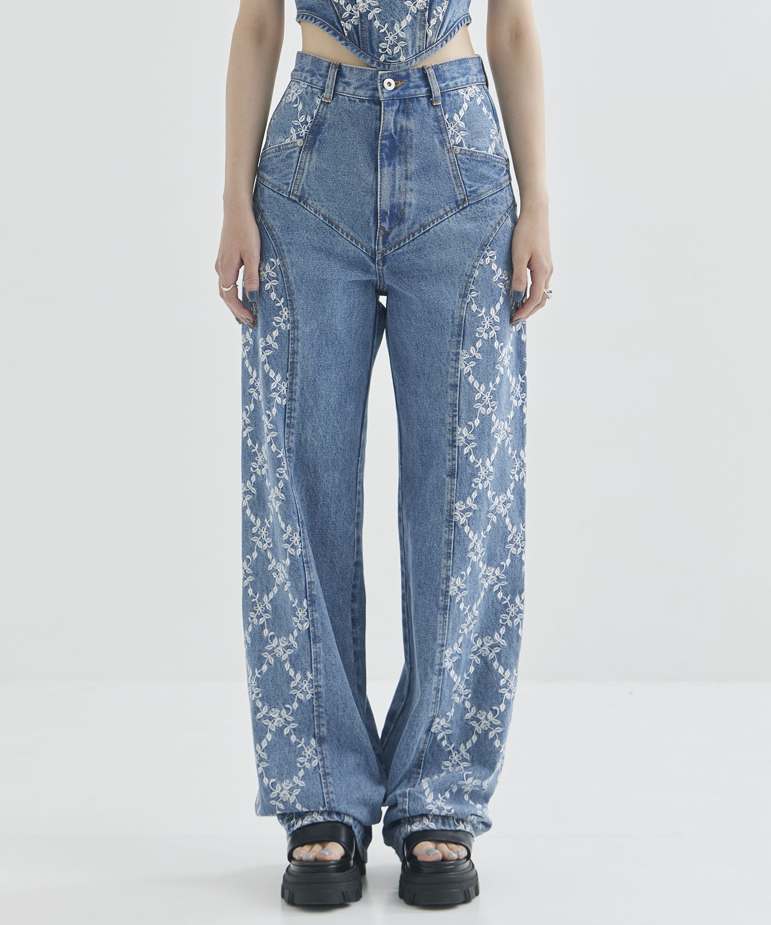 FLOWER EMBROIDERED WIDE JEANS FETICO