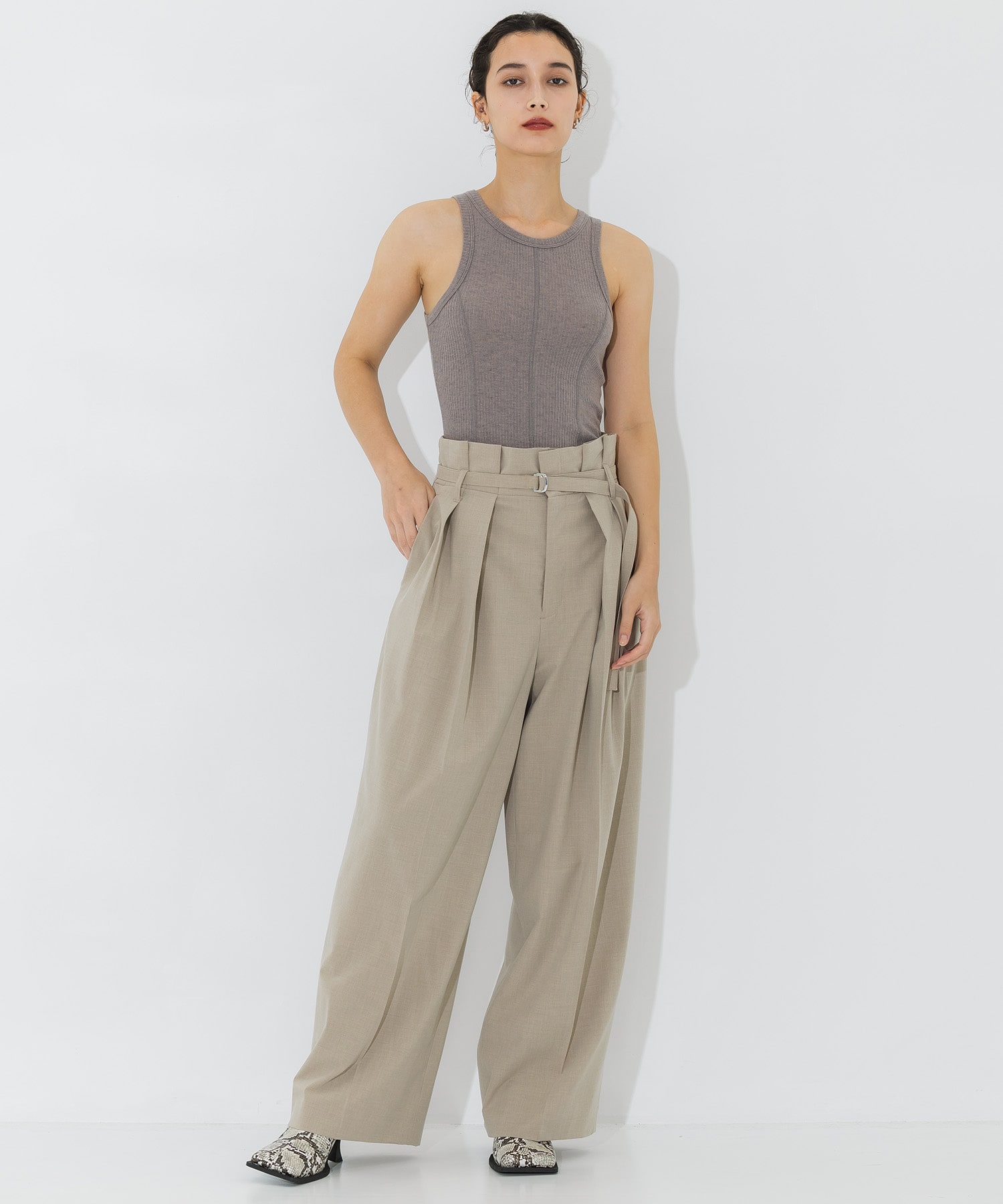 High Waist Tucked Trousers STUDIOUS