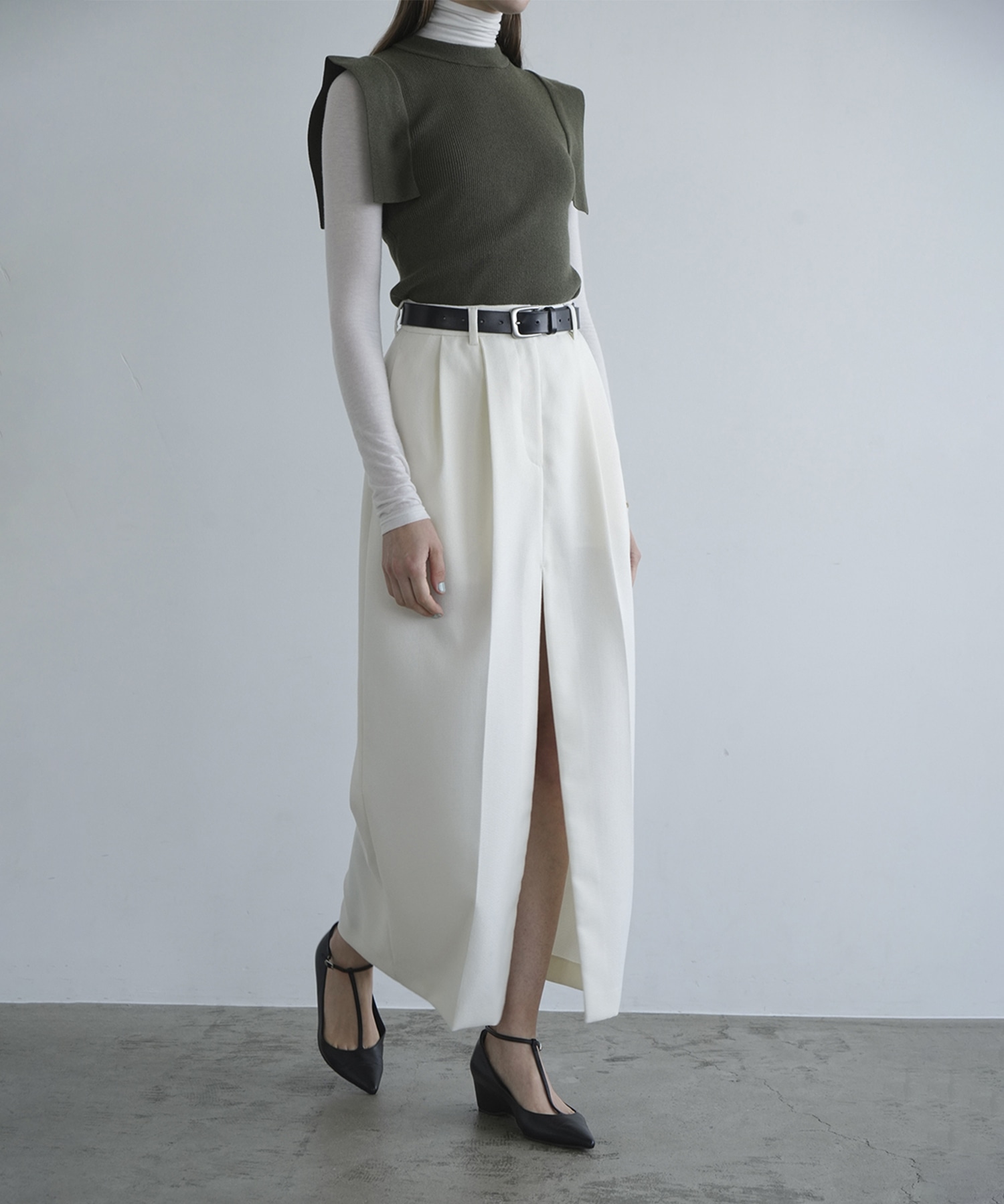 FRONT SLIT TUCK SKIRT CLANE