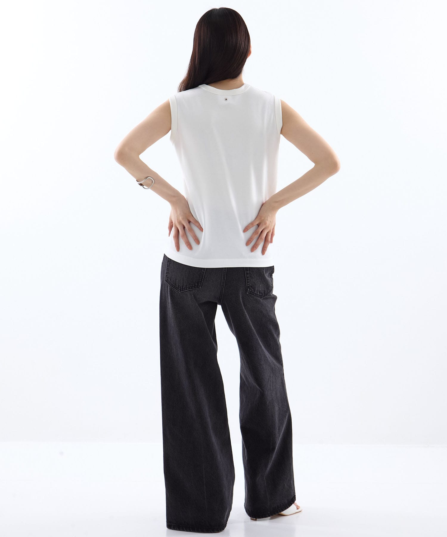 REFINA SLEEVELESS T-SHIRT CINOH