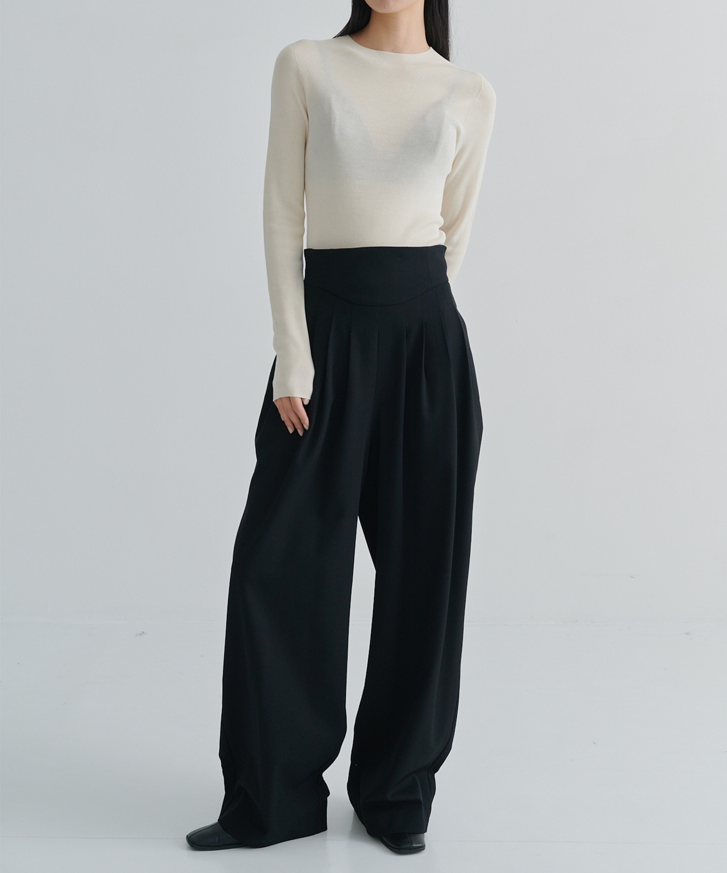 HIGH-WAIST PLEATED TROUSERS FETICO