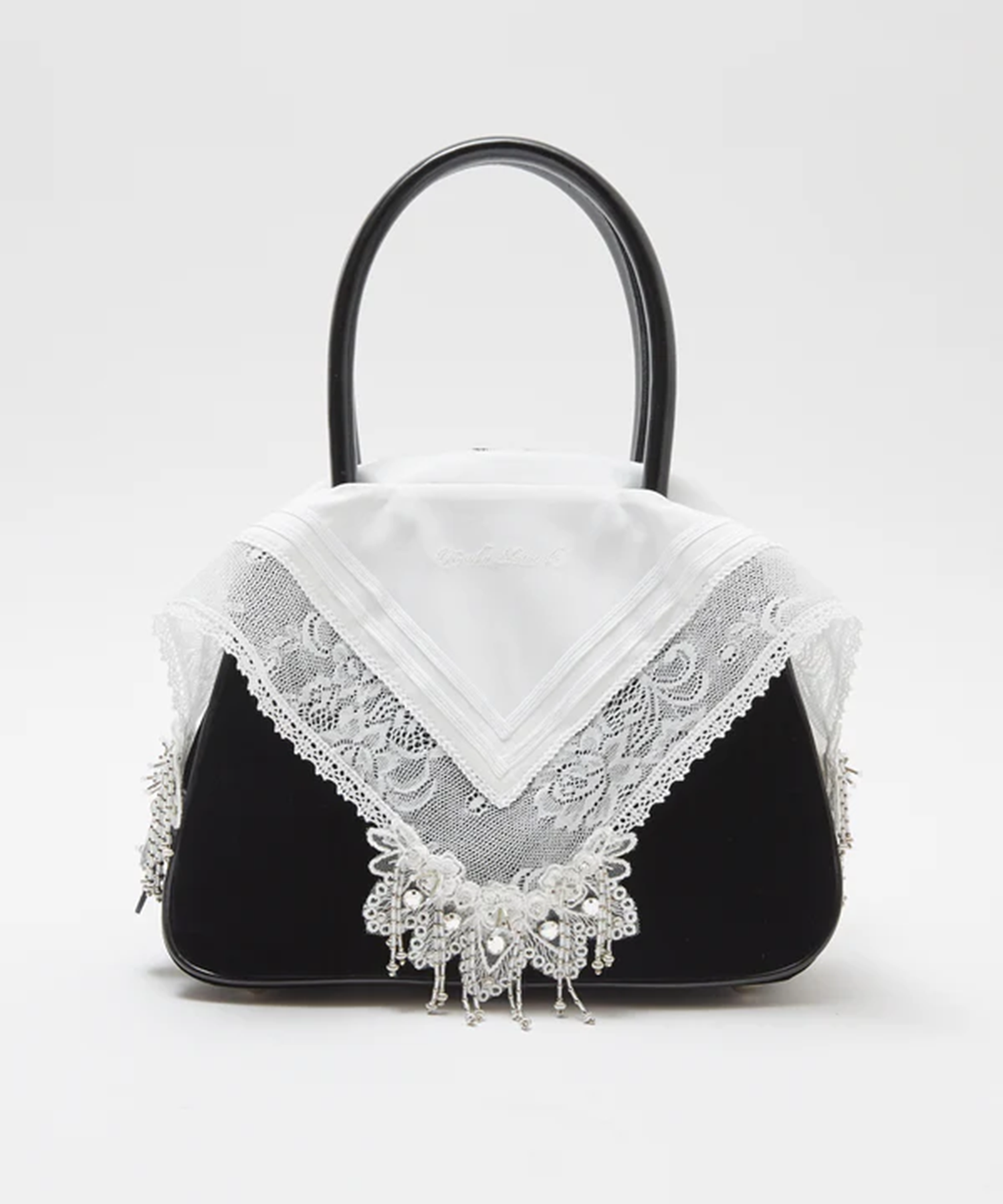 White handkerchief handbag tanakadaisuke