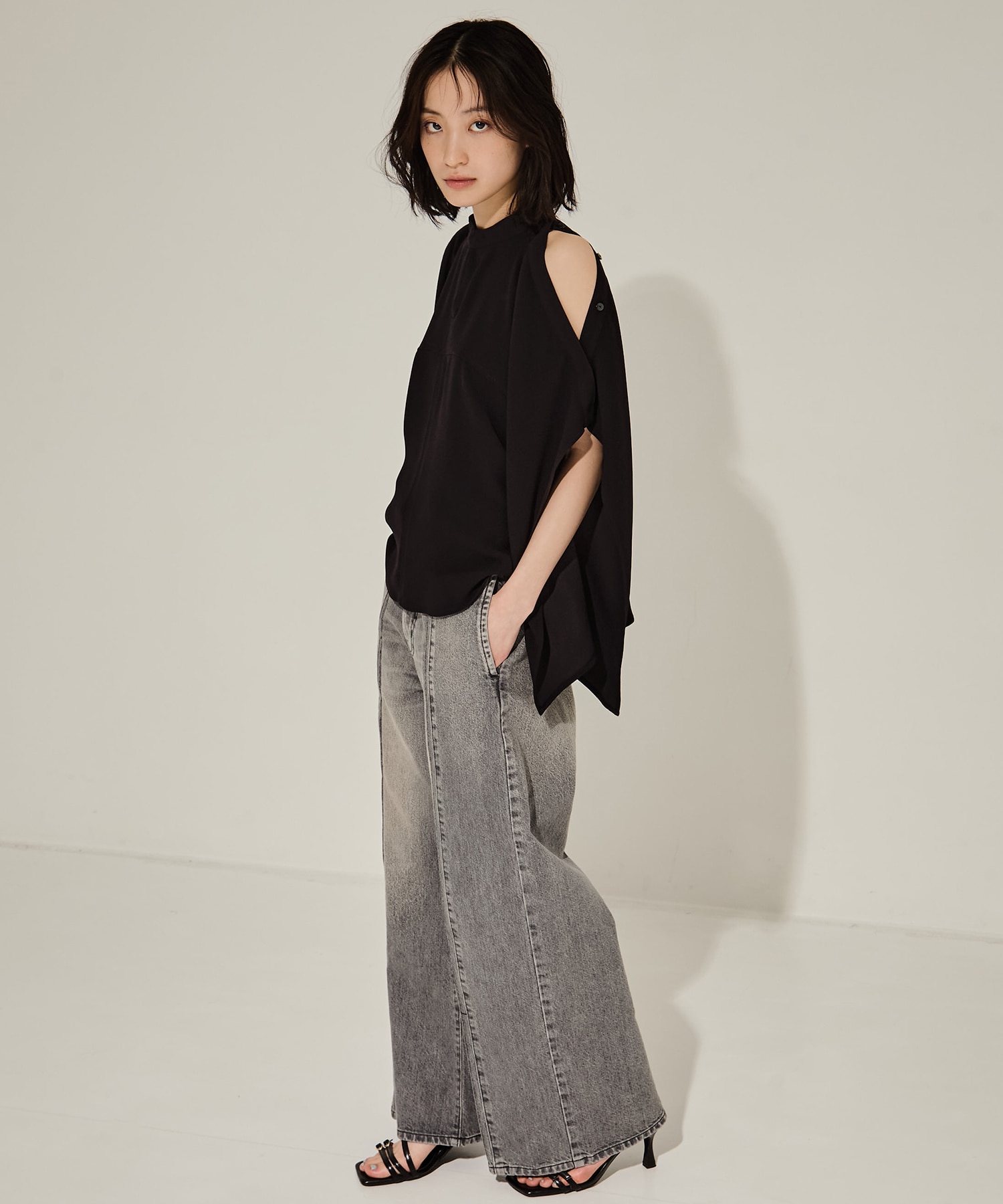 BACK SATIN DRAPE BLOUSE STUDIOUS