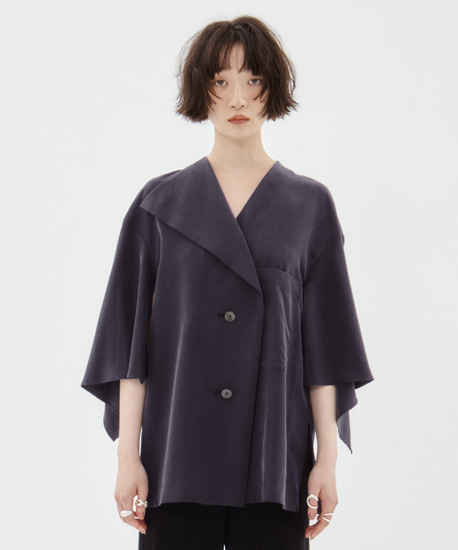 Liese panel sleeve shirt NV AKIRANAKA