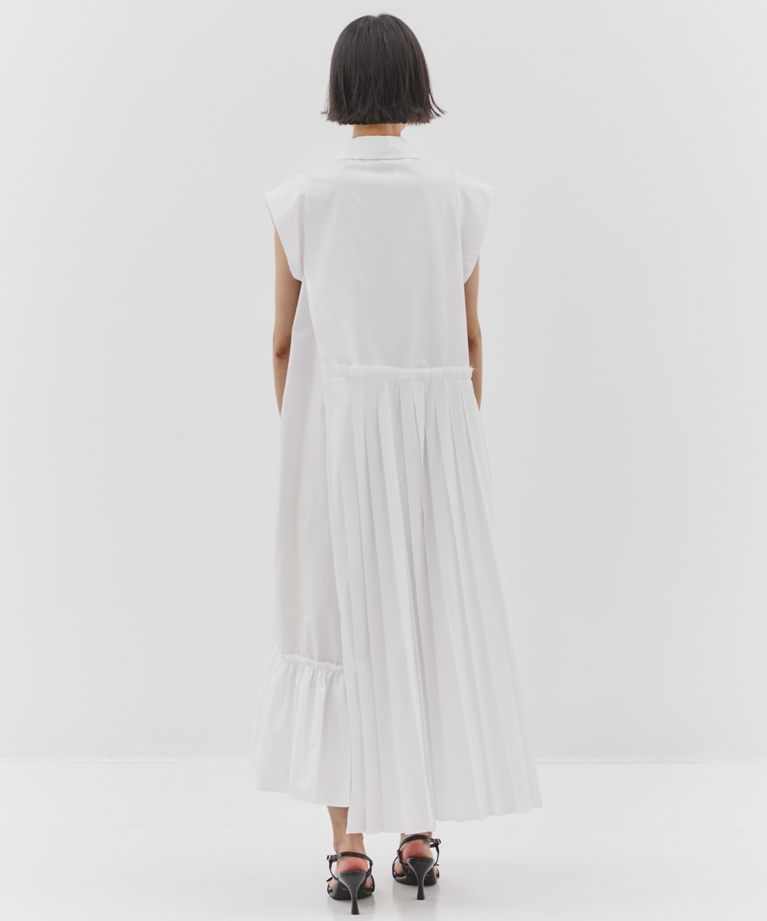 Asymmetry pleats one-piece STUDIOUS