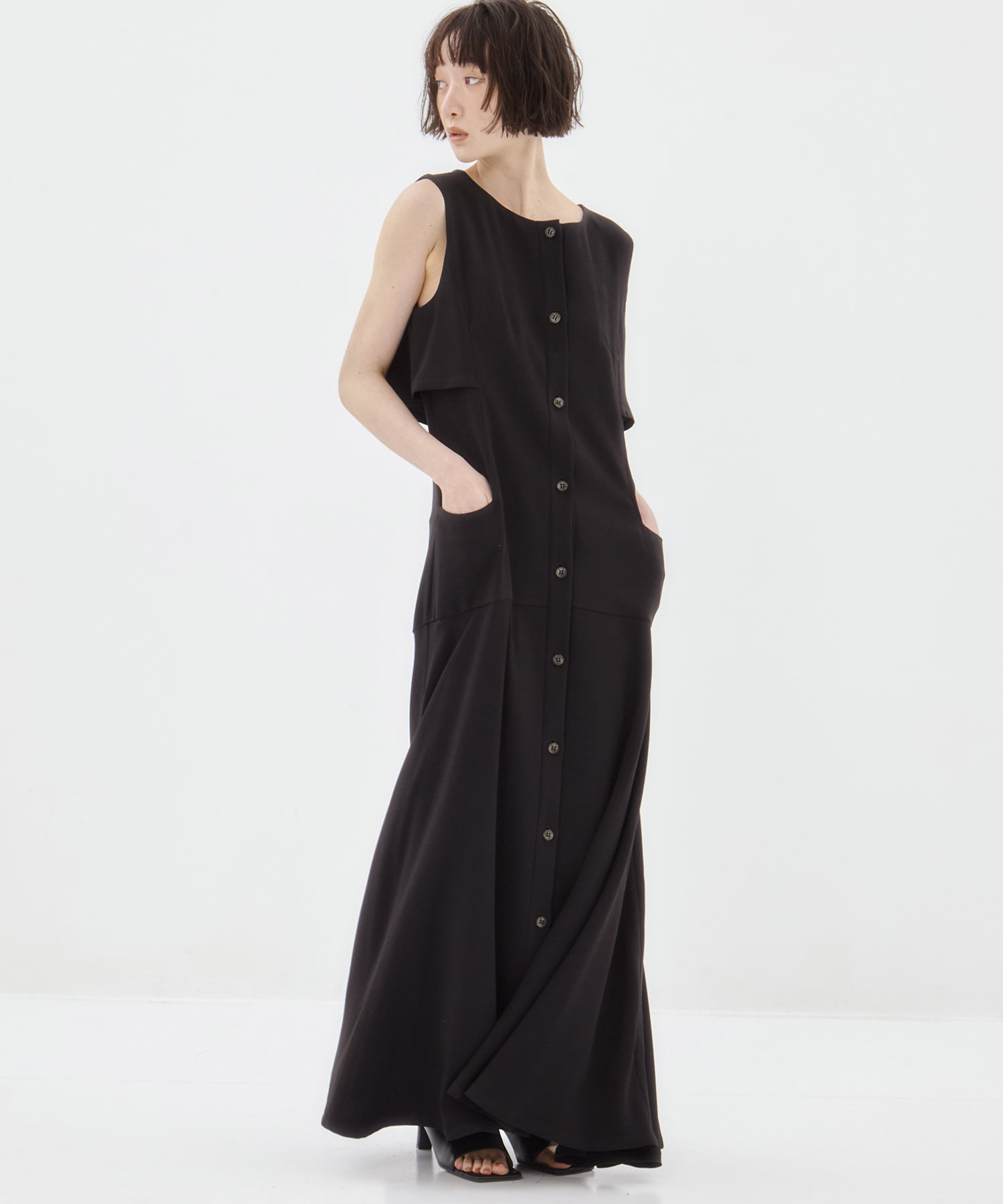 Stiina back cape dress BK AKIRANAKA