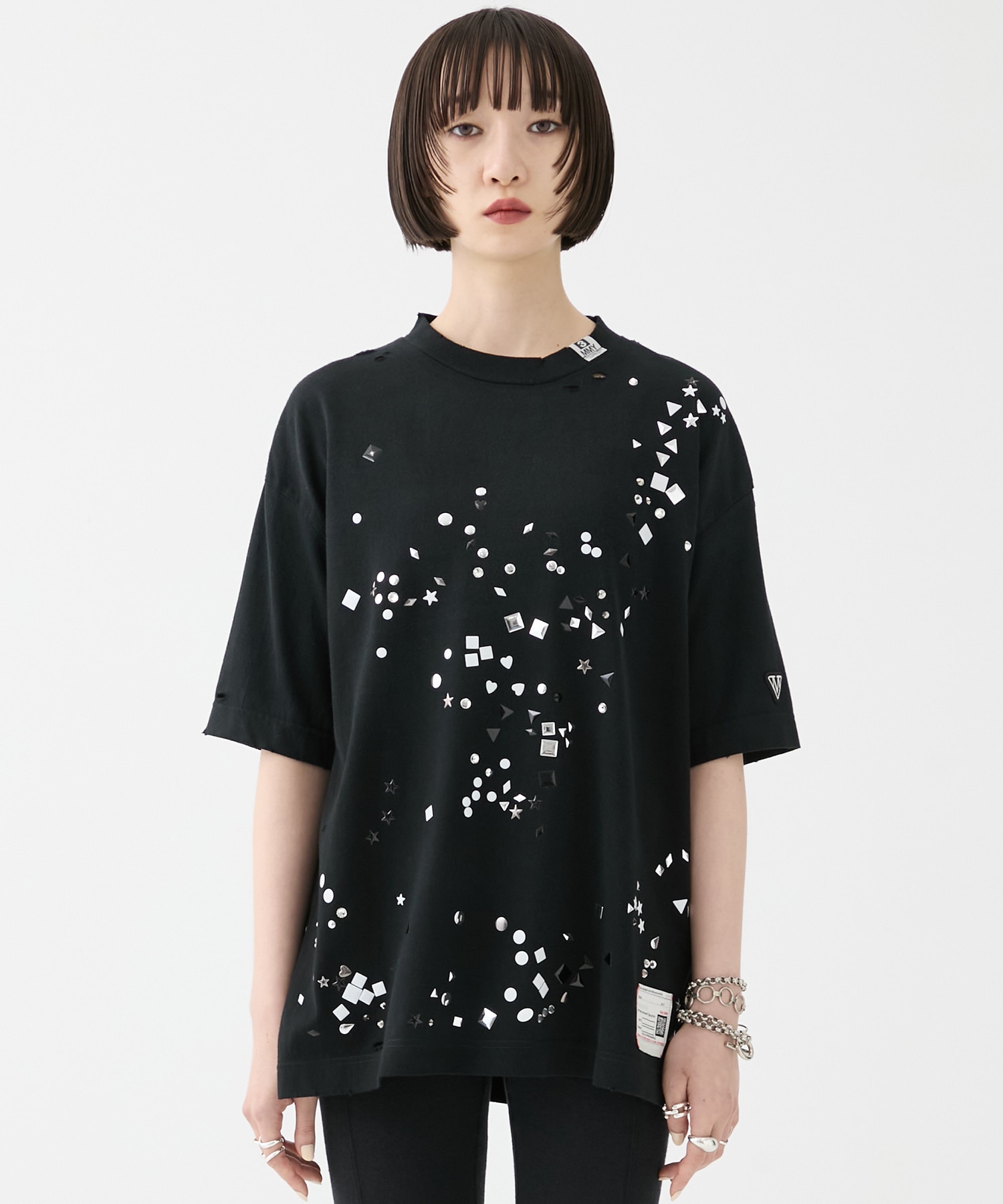 EMBELLISHED DISTRESSED TEE Maison MIHARA YASUHIRO
