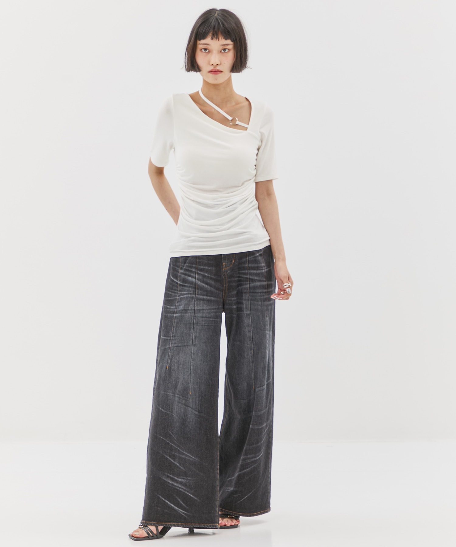 Tucked Wide Leg Jeans STUDIOUS