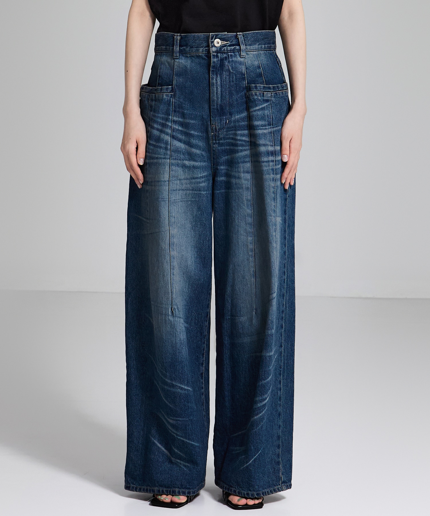 Tucked Wide Leg Jeans STUDIOUS