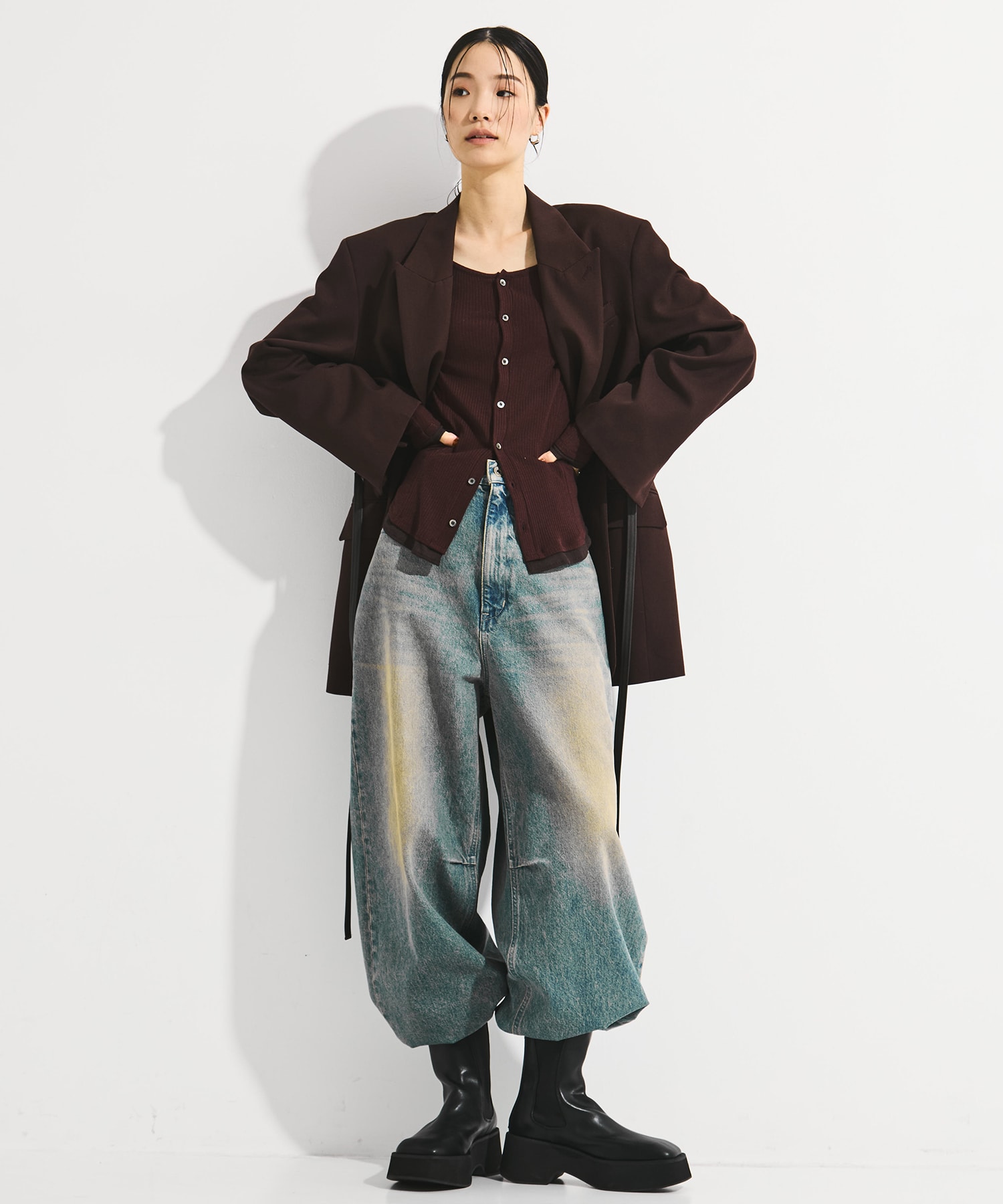 Damaged Barrel Leg Jeans STUDIOUS