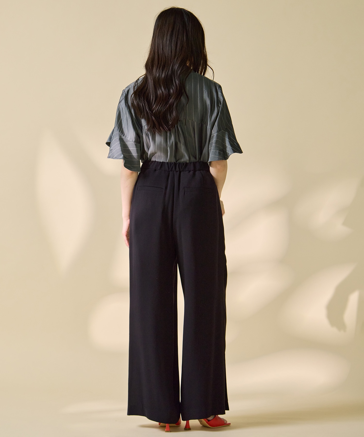 BACK SATIN SIDE SLIT PANTS STUDIOUS