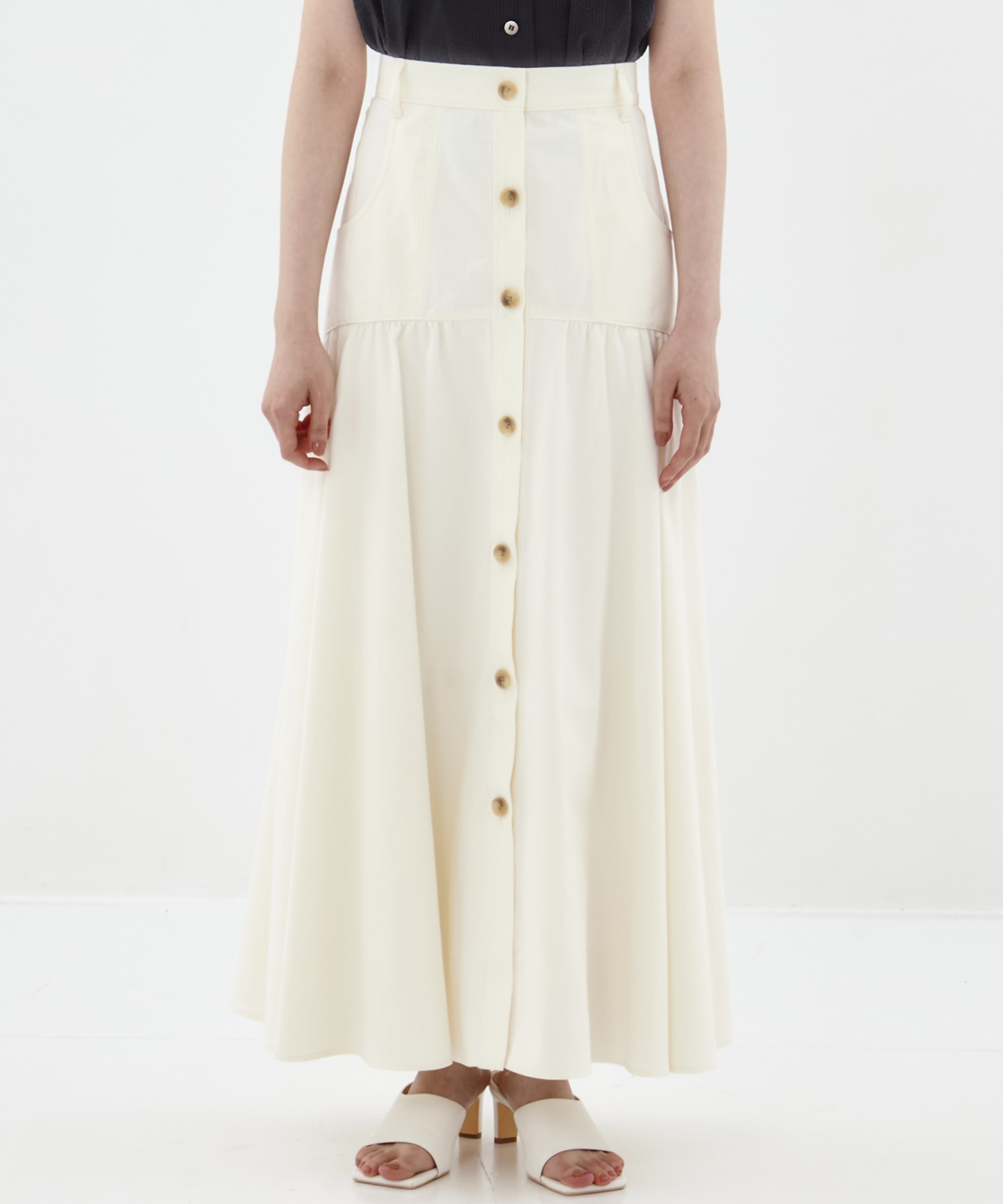 Pierina skirt WH AKIRANAKA
