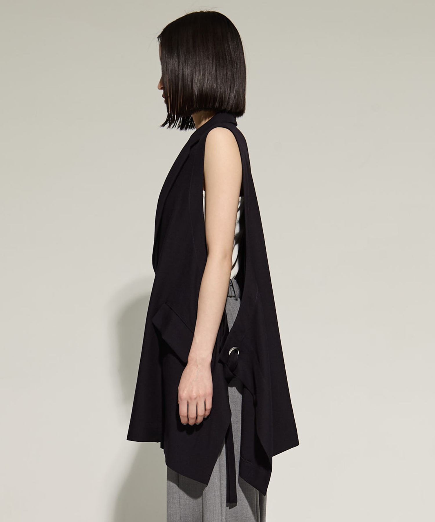 Side Eyelet Vest UJOH