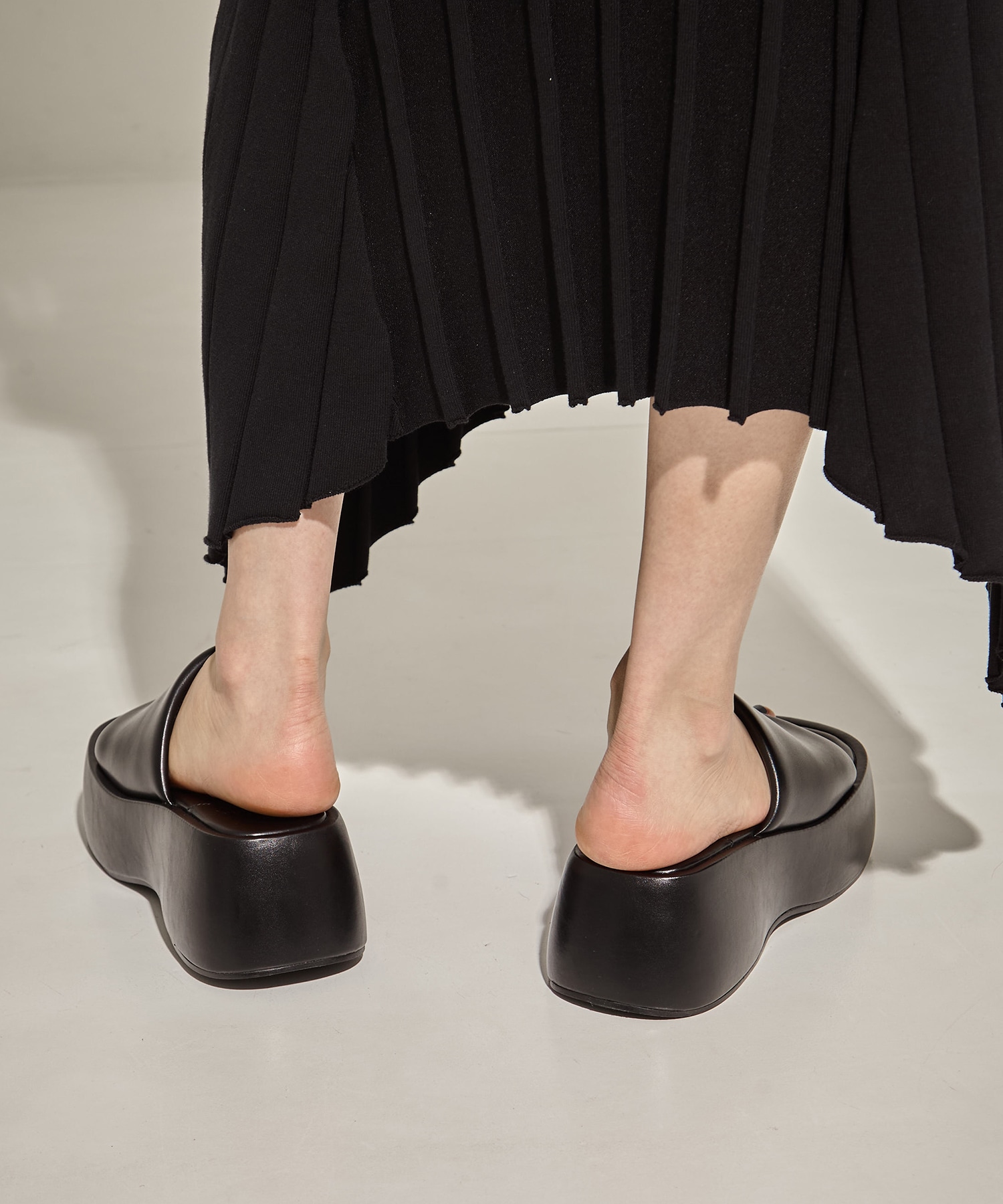 Soft Leather Padded Sandals STUDIOUS