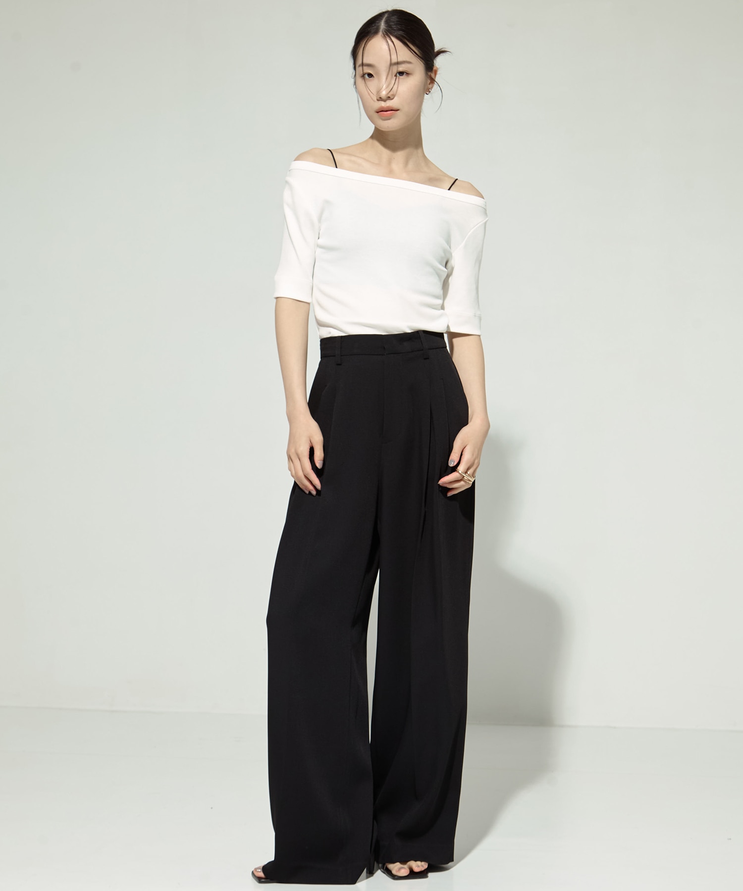 Luxury Smooth Boat Neck Tee STUDIOUS