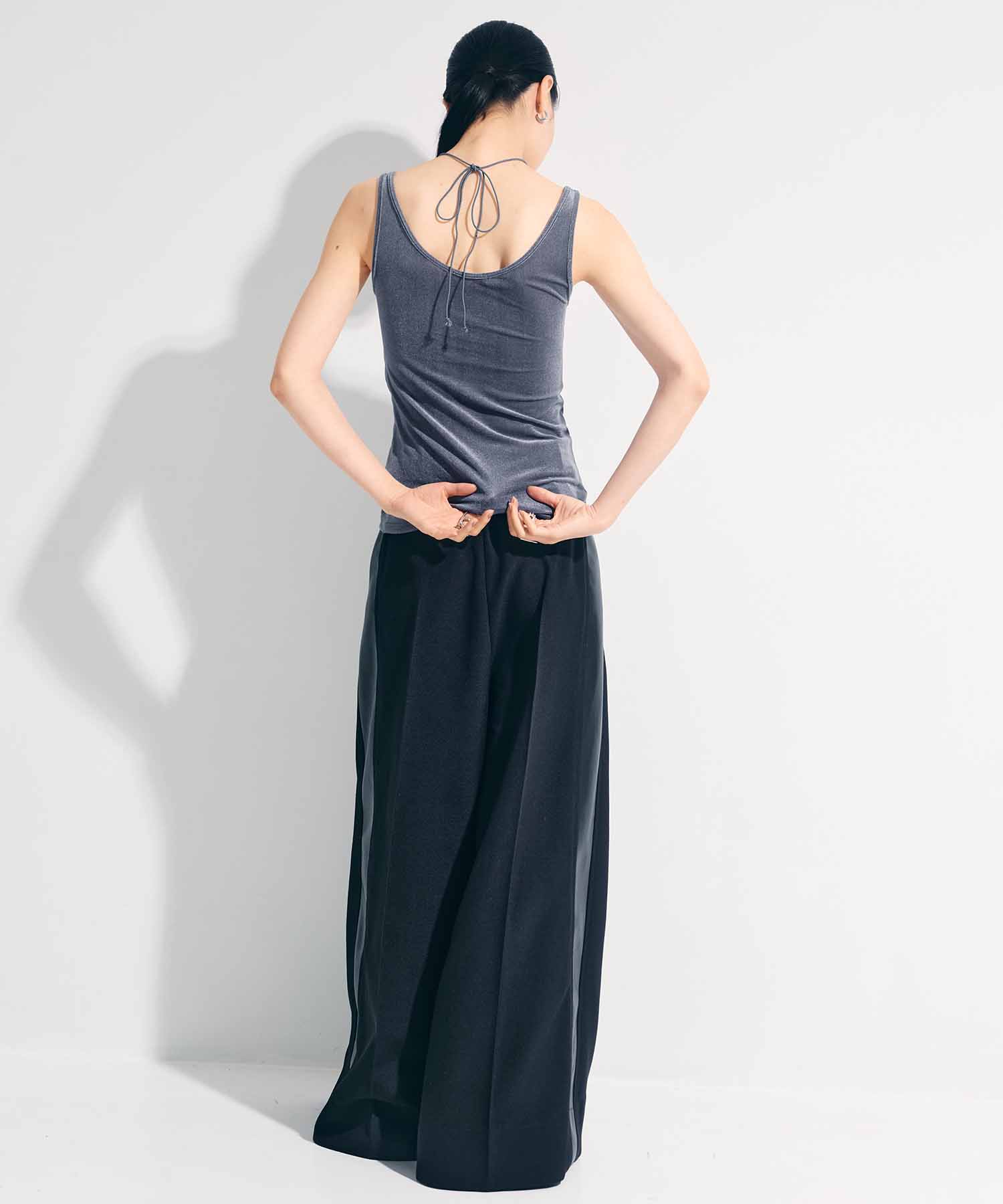 VELOUR CUPIN HALTER　NECK CAMISOLE STUDIOUS