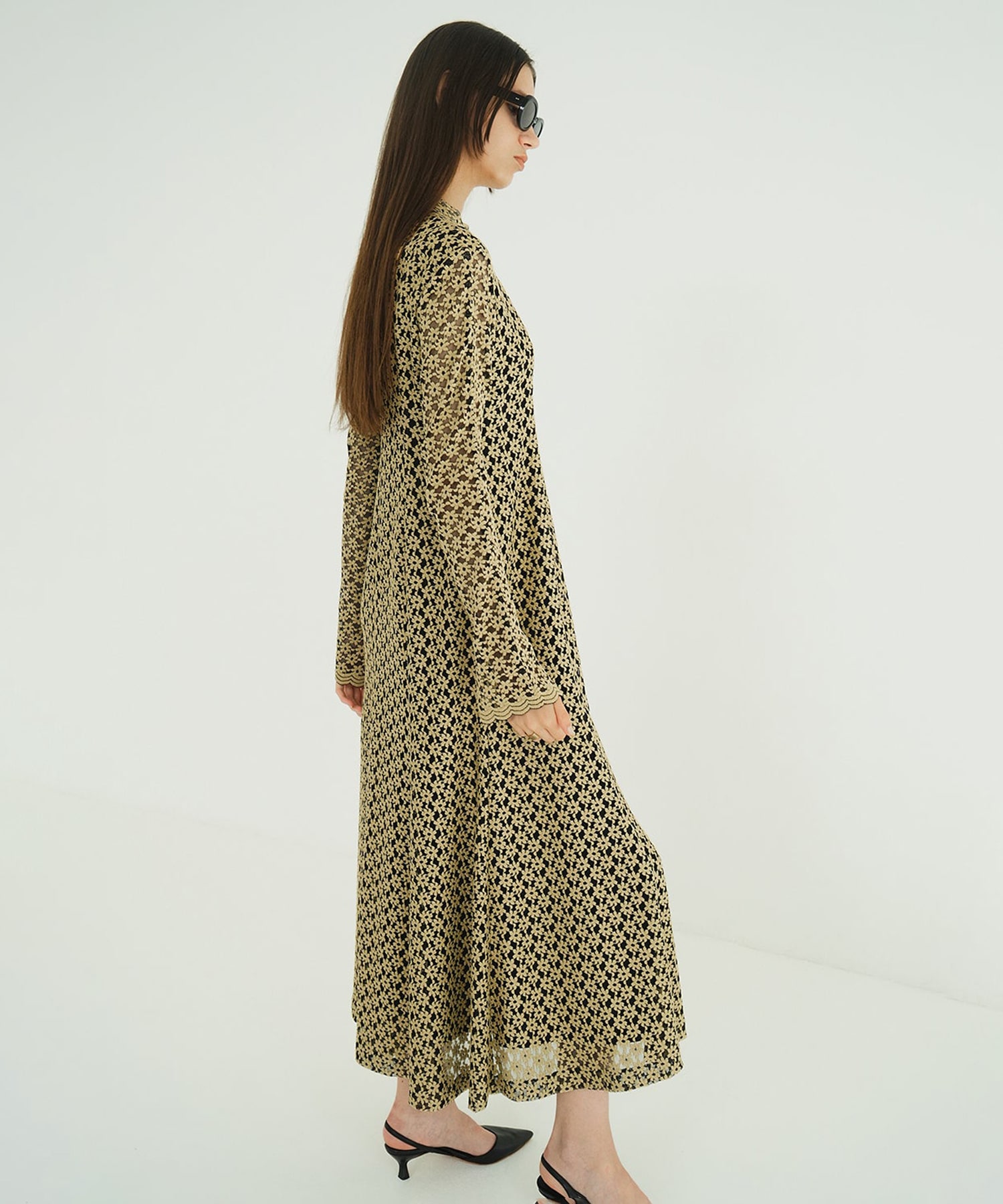 3D FLOWER LACE SLASH NECK ONEPIECE CLANE