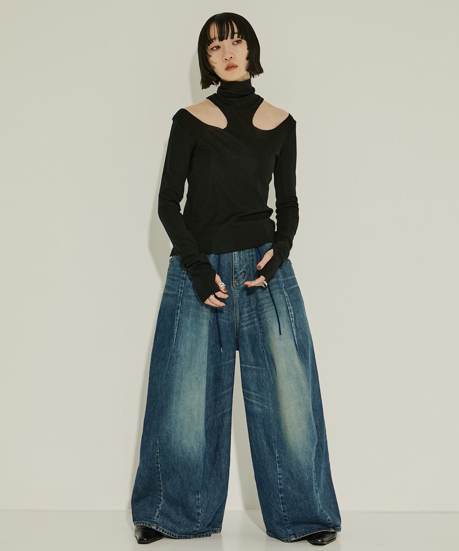 WOOL RIB HOLLOWED OUT TURTLE NECK TOP JOHN LAWRENCE SULLIVAN