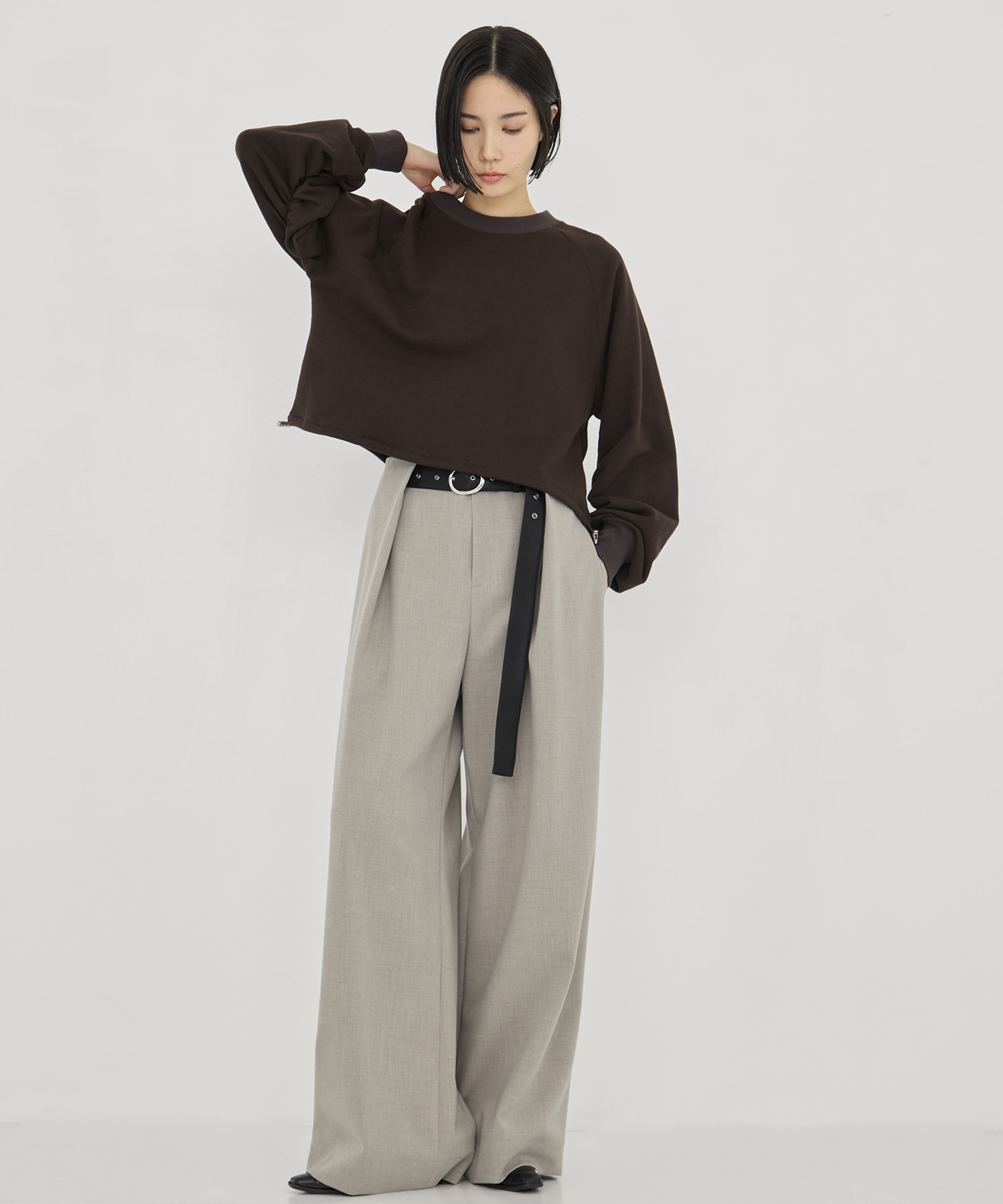 DRAWSTRING GATHER SLEEVE SWEAT SHIRT STUDIOUS