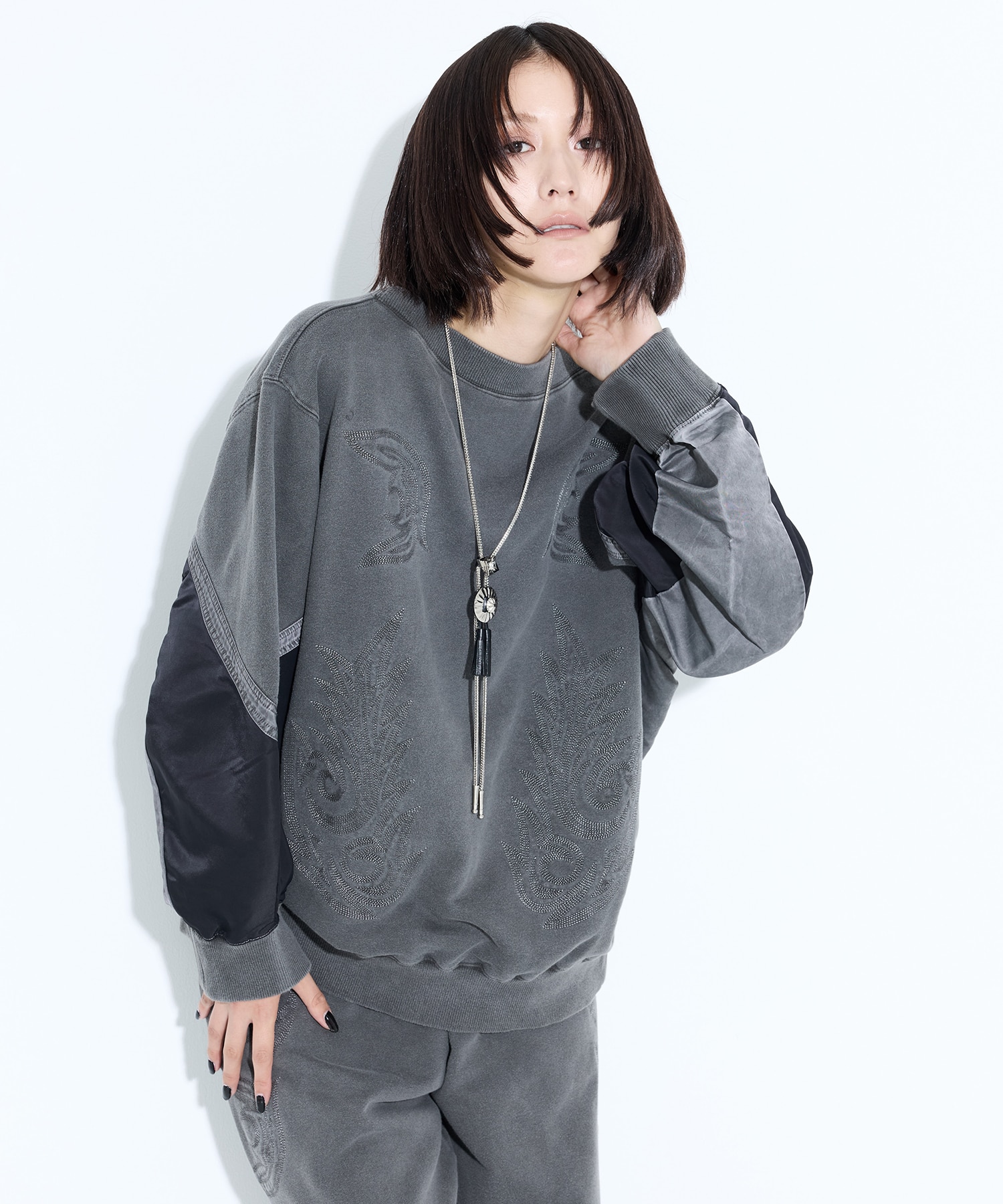 Metal loop tie TOGA