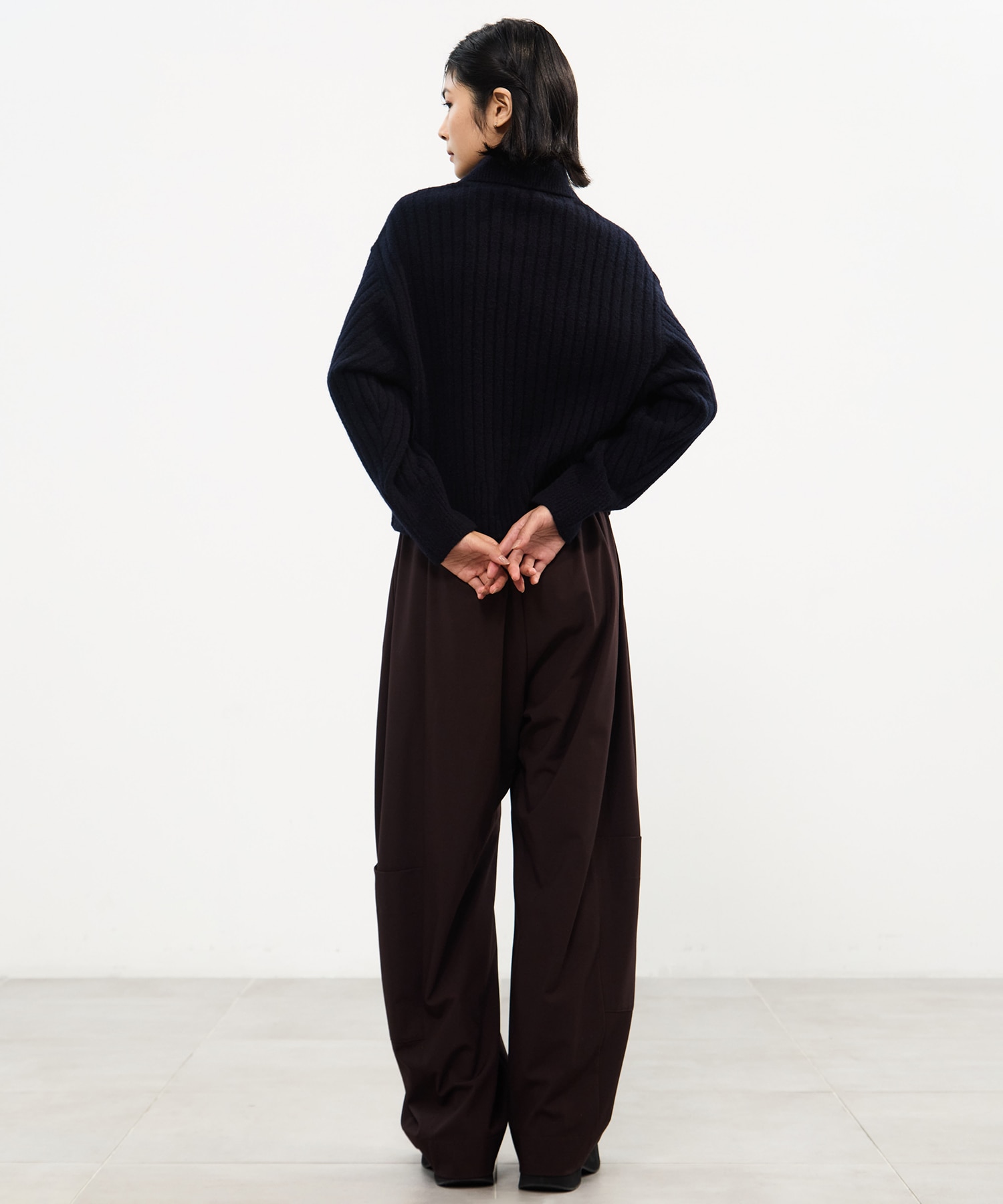 Cropped Collar Knit UJOH