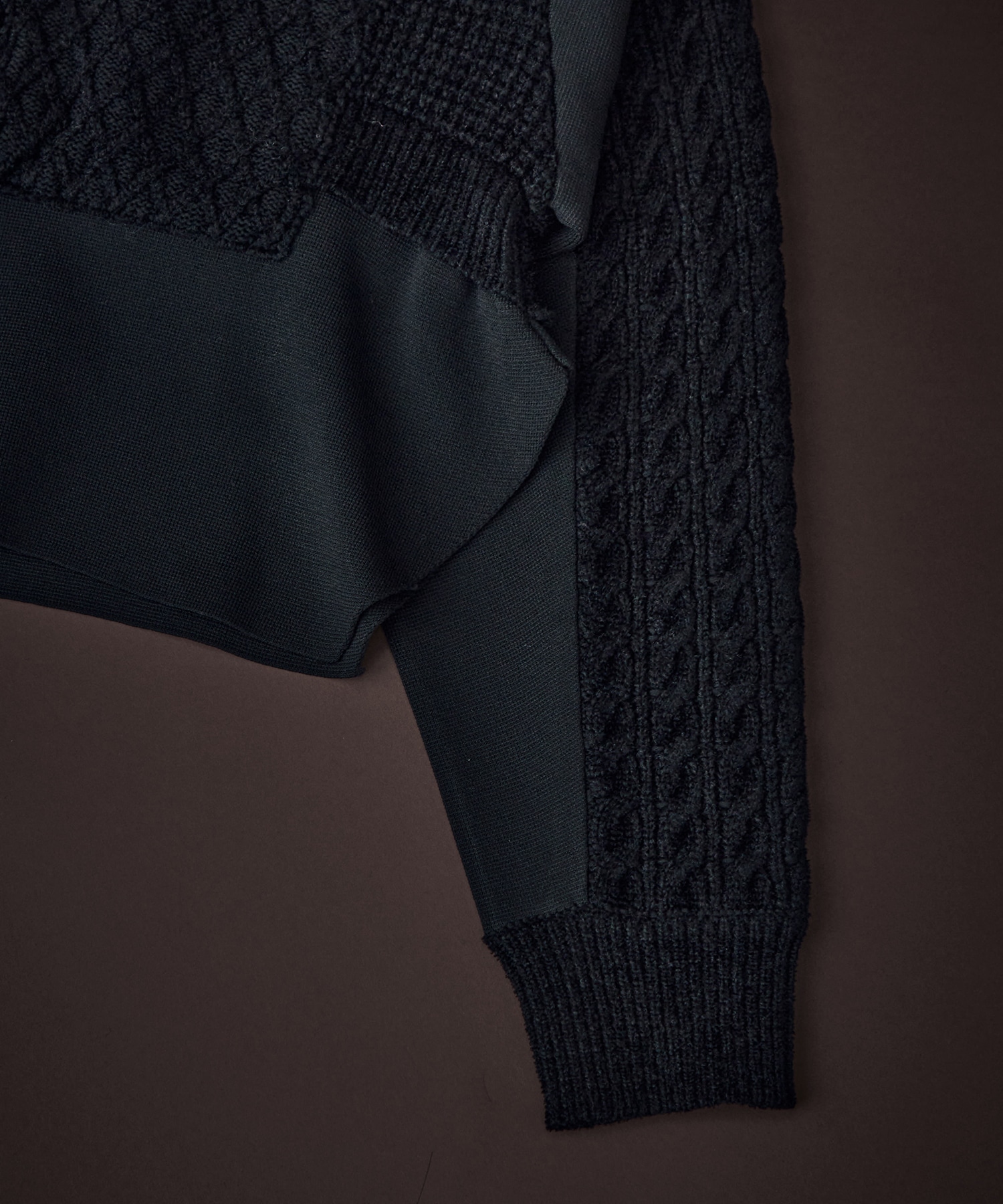 CABLE LAYER SHORT KNIT TOP UN3D.