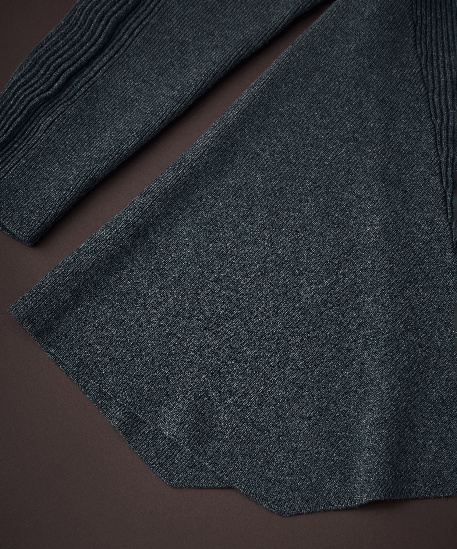 PIN TUCK HALF ZIP TOP UN3D.